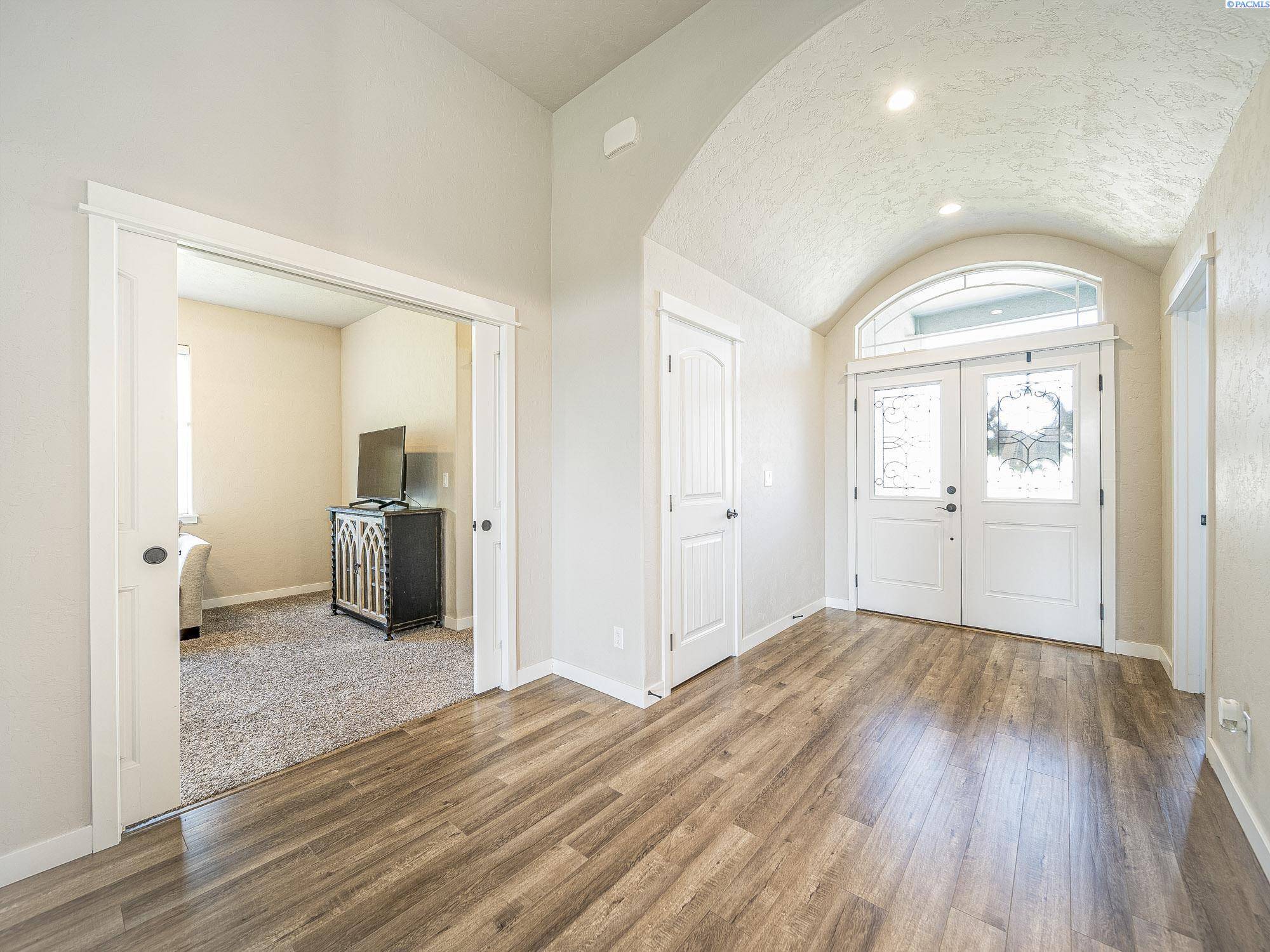 Kennewick, WA 99337,5593 S Lyle Place