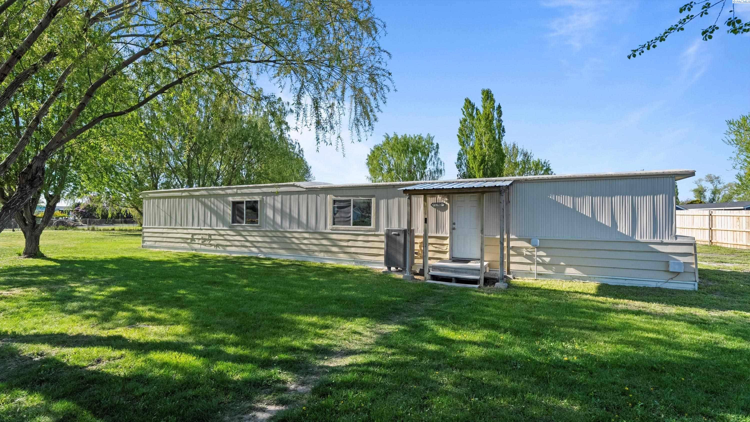 Benton City, WA 99320,2702 Sandy Ln.