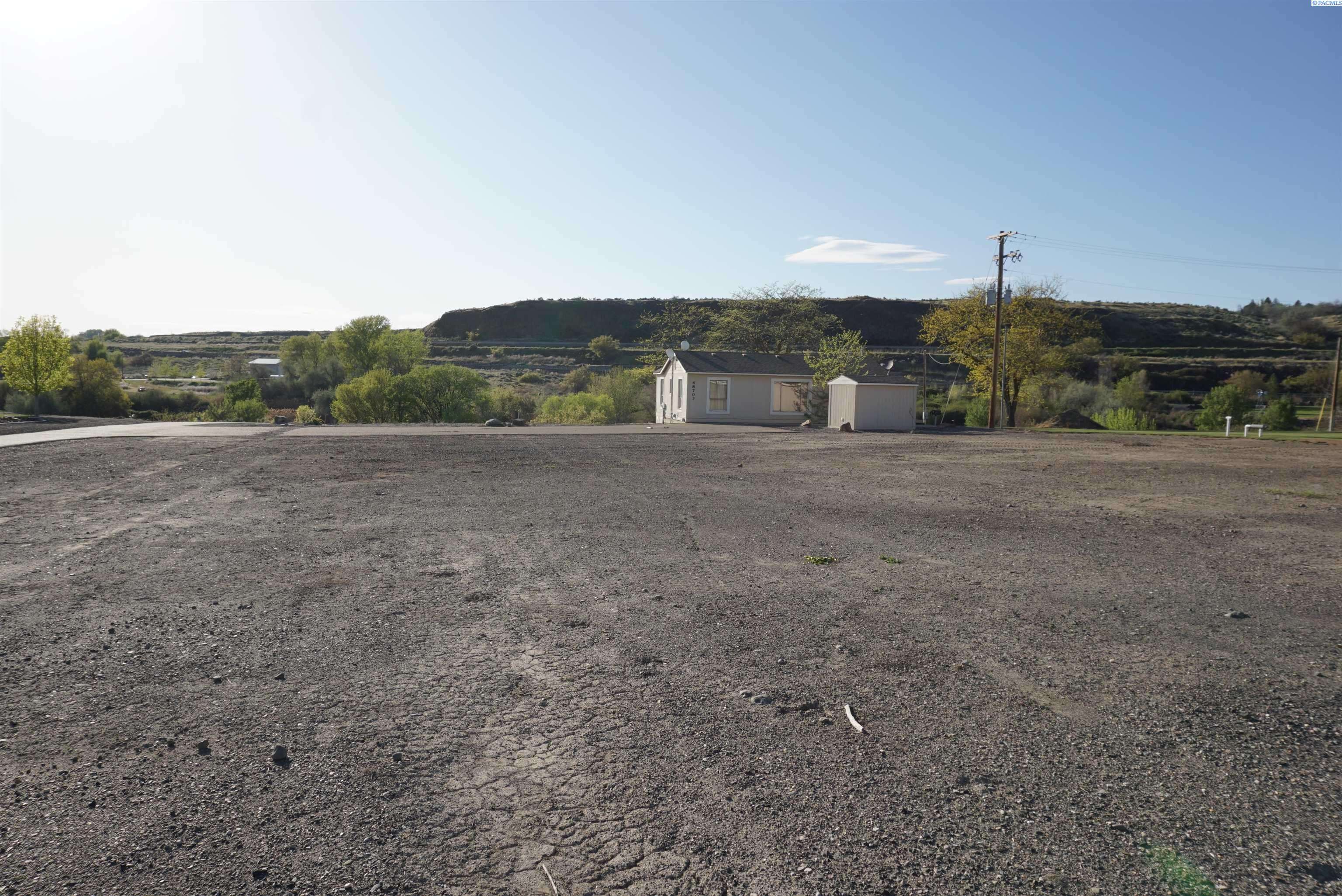 Prosser, WA 99350,68703 W Island View Pr