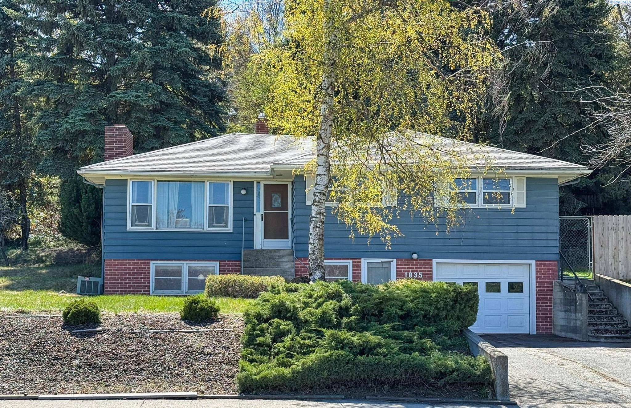 Pullman, WA 99163,1835 NE Valley Rd