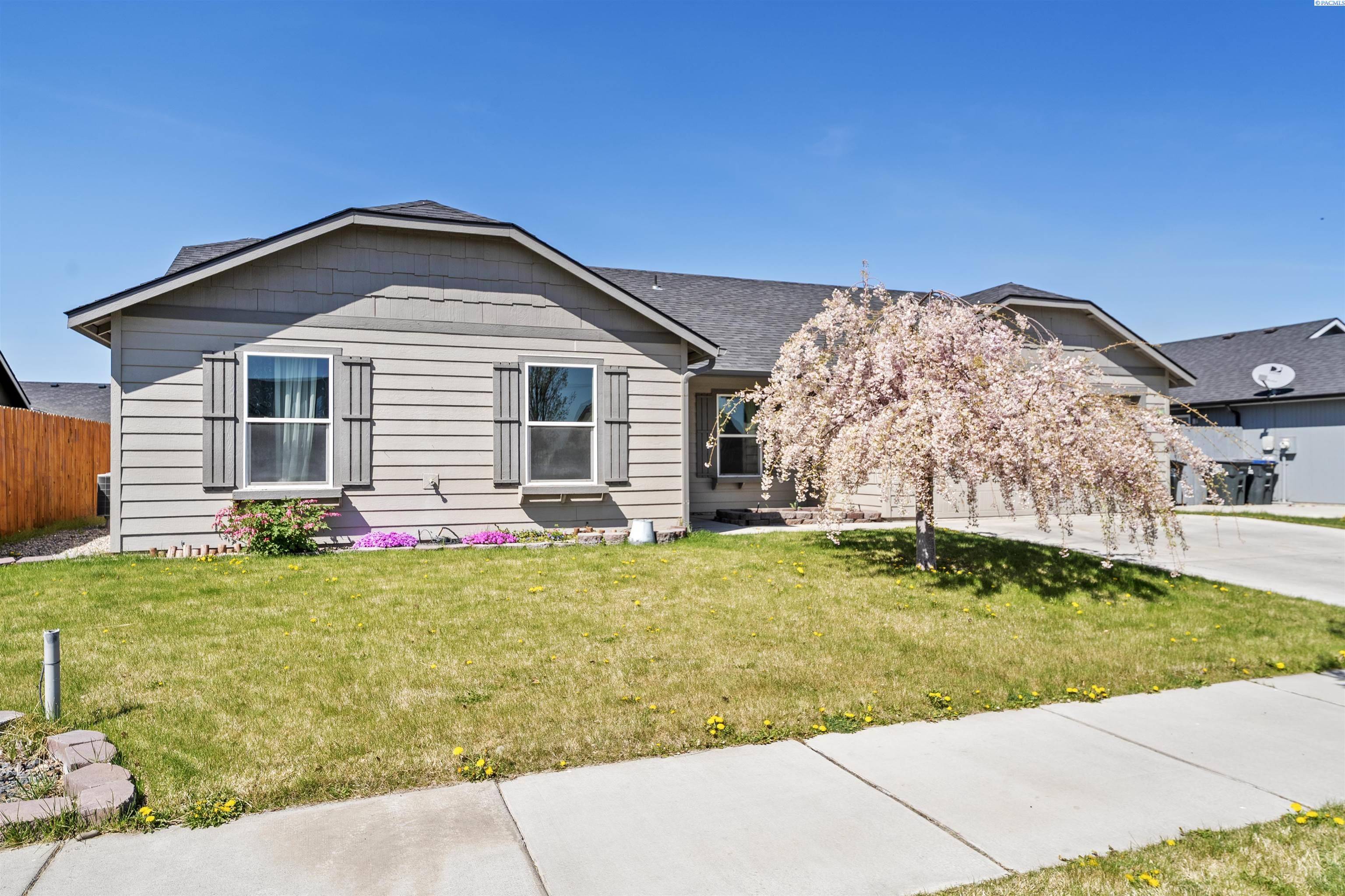 Moses Lake, WA 98837,804 S Rees St