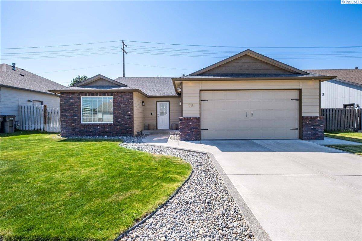 Kennewick, WA 99336,214 S Belfair Pl