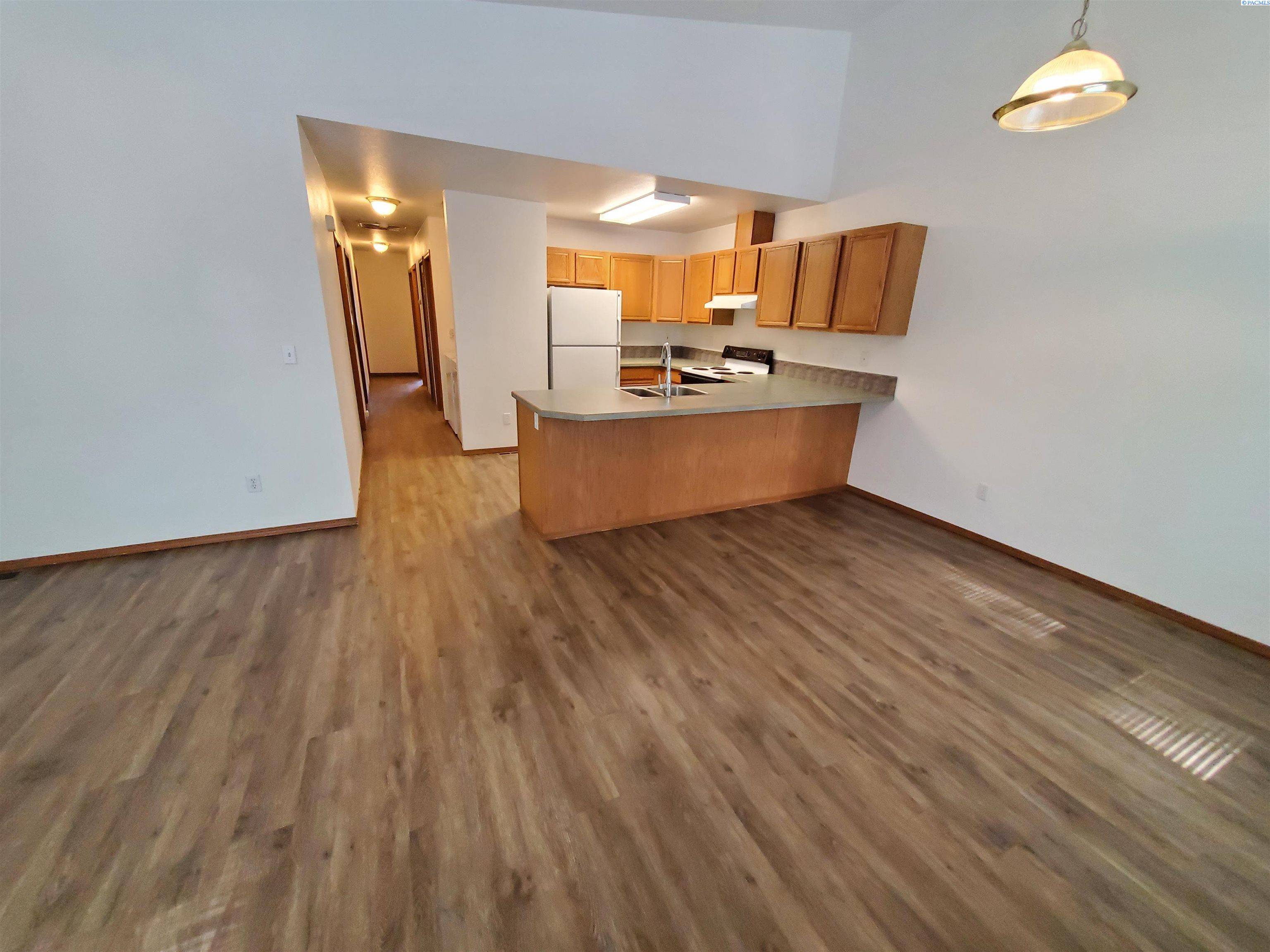 Pullman, WA 99163,1135-1137 NE Indiana Street