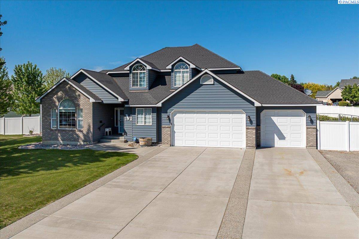 West Richland, WA 99353,3302 Mount Daniel Rd