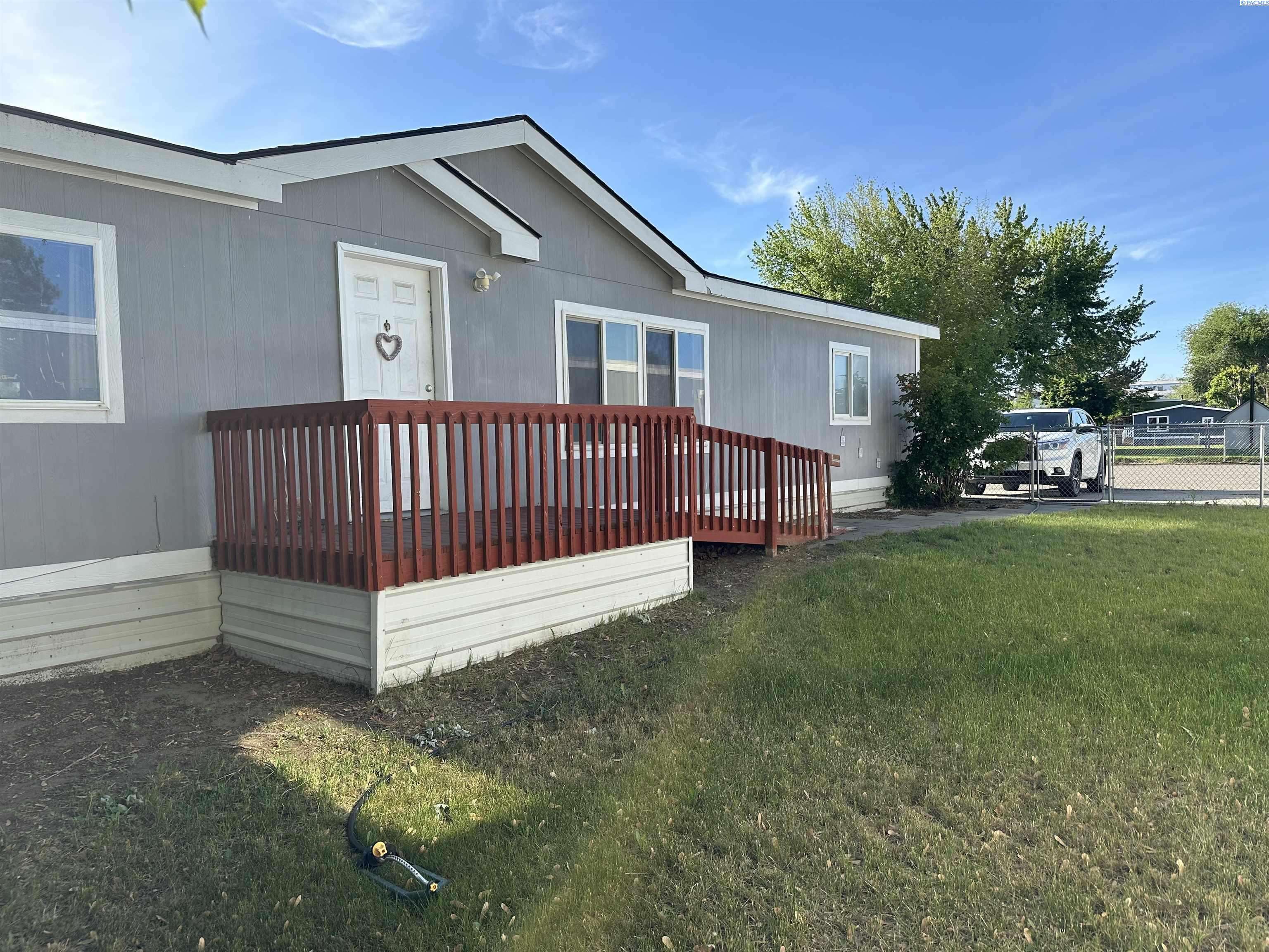 West Richland, WA 99353,6633 Desert View Dr.