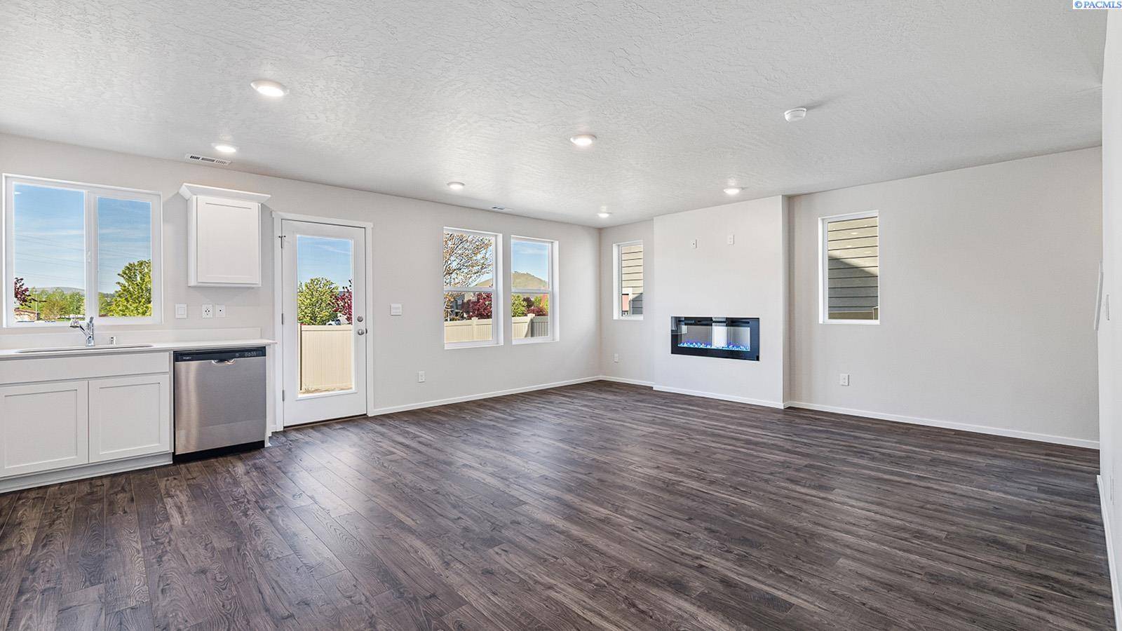 Kennewick, WA 99336,656 S Zeelar Street