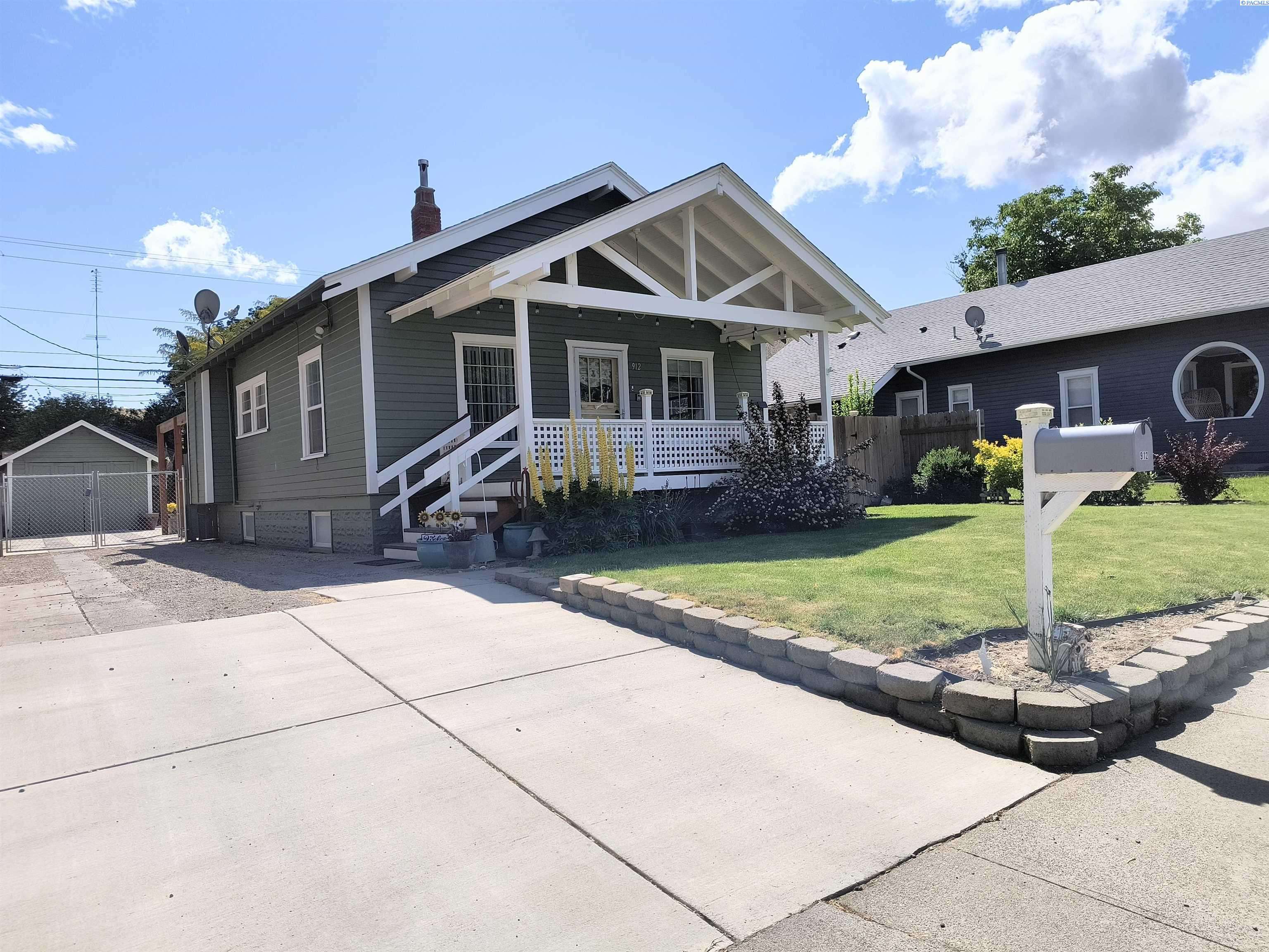 Prosser, WA 99350,912 Court St