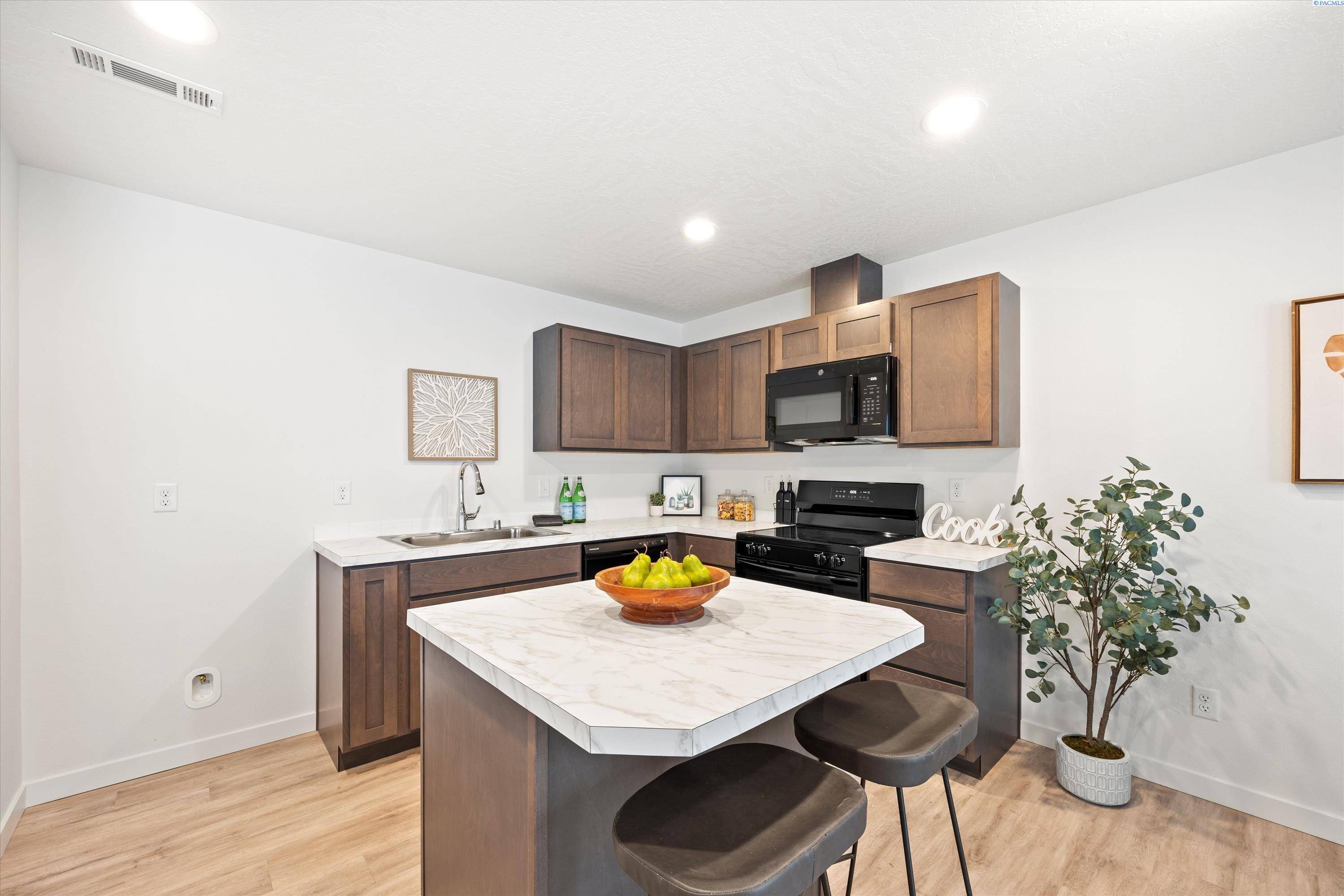 Kennewick, WA 99336,4738 W Quinault Pl