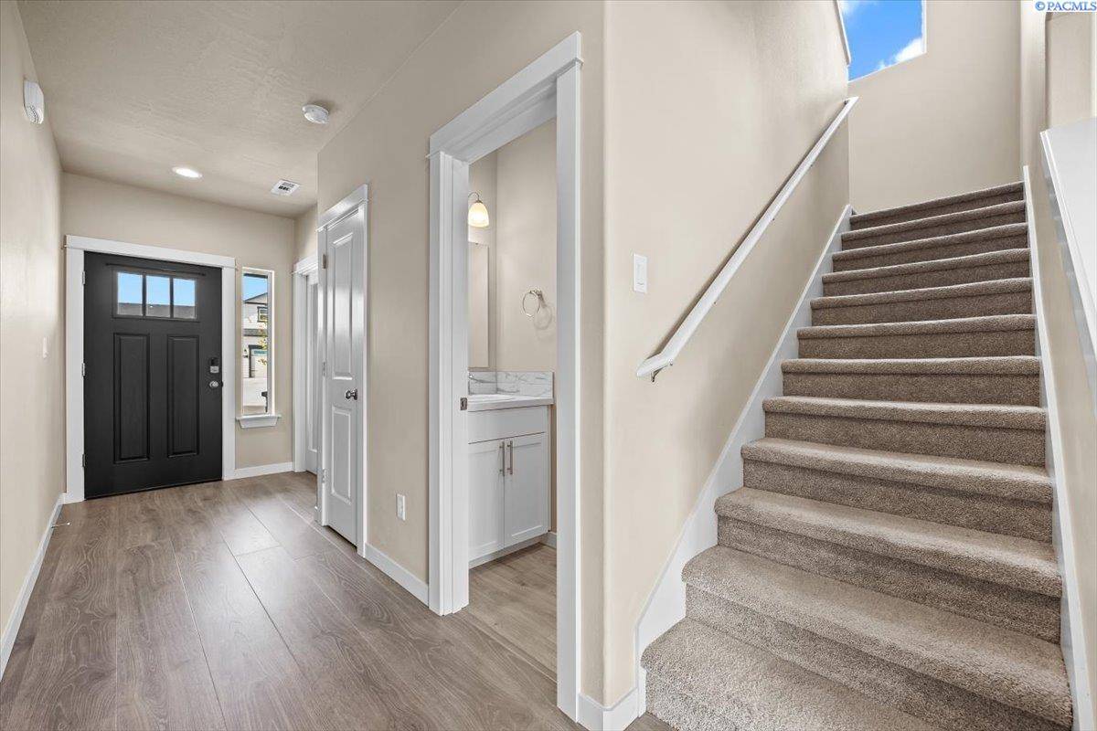 Prosser, WA 99350,200 Ladera St