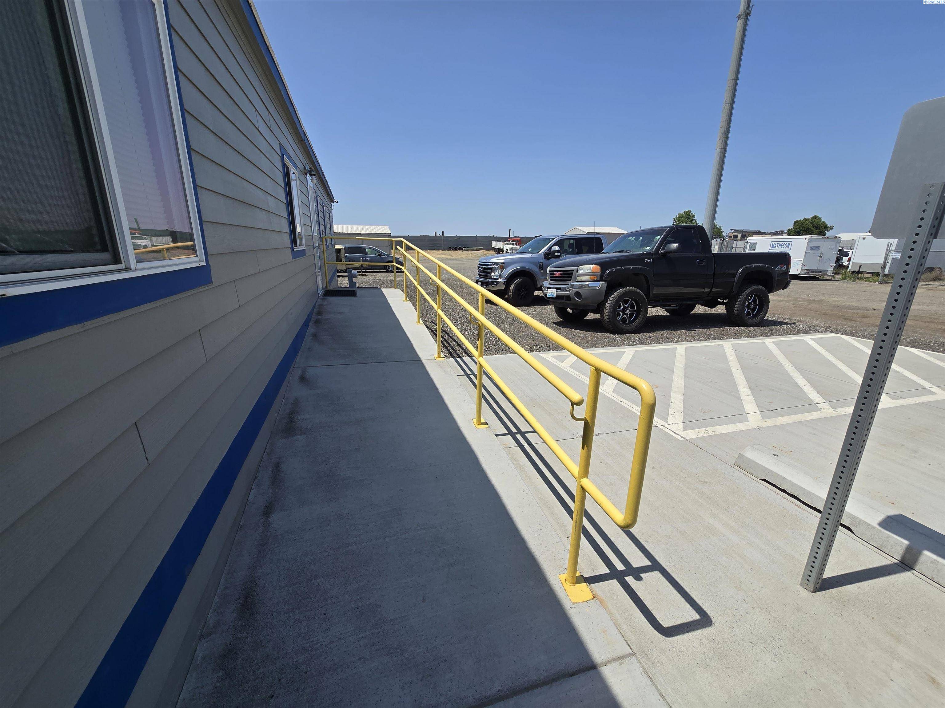 Pasco, WA 99301,616 S Road 40 E.