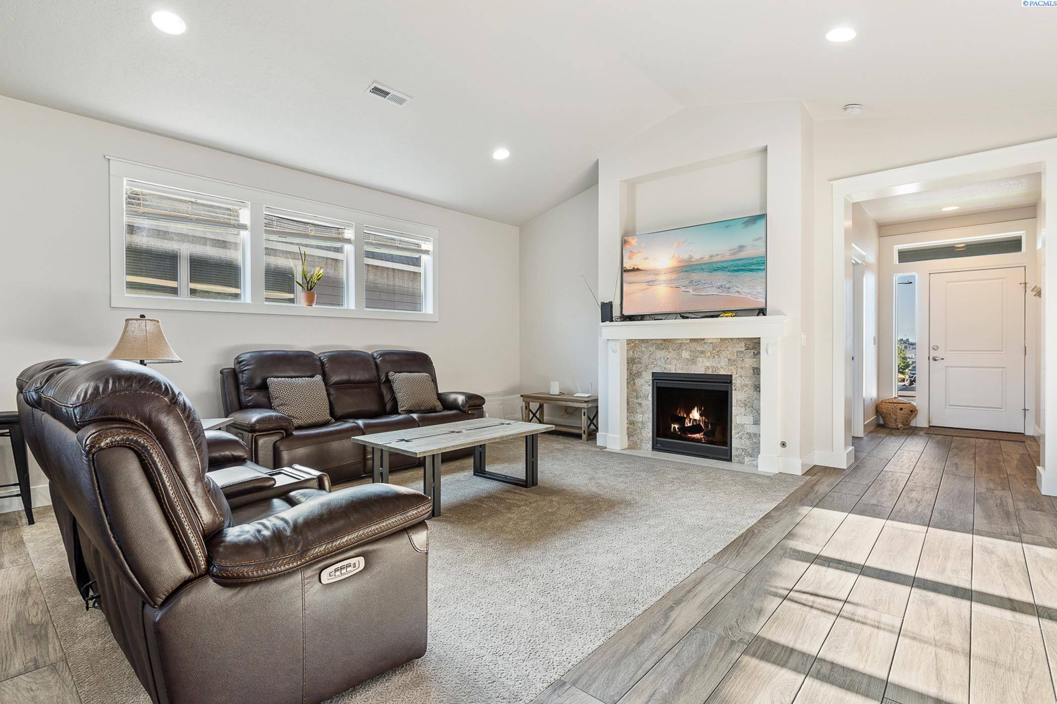 Kennewick, WA 99338,5997 W 41st Ave