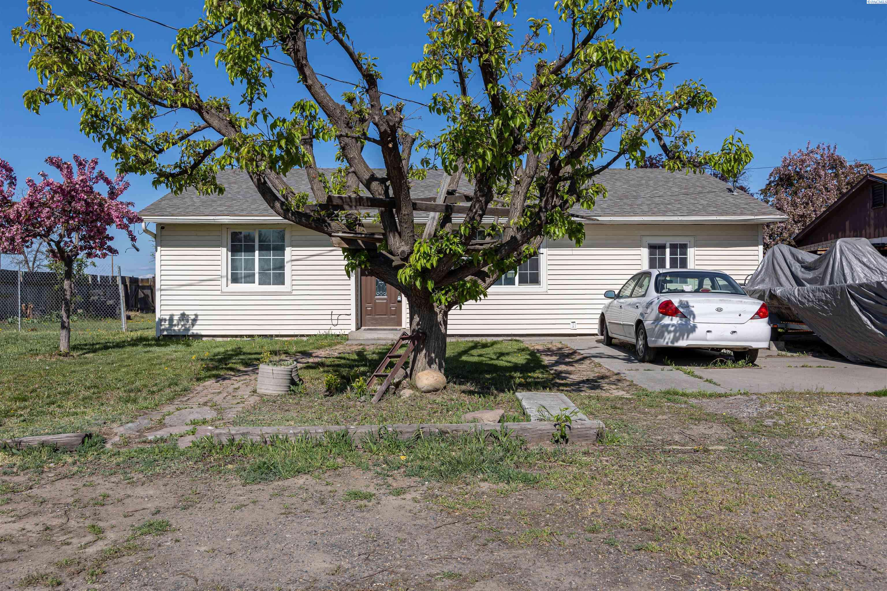 Mabton, WA 99335,622 W 2nd St