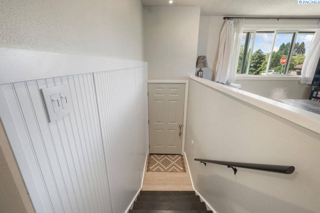 Pullman, WA 99163,380 NW Thomas Street