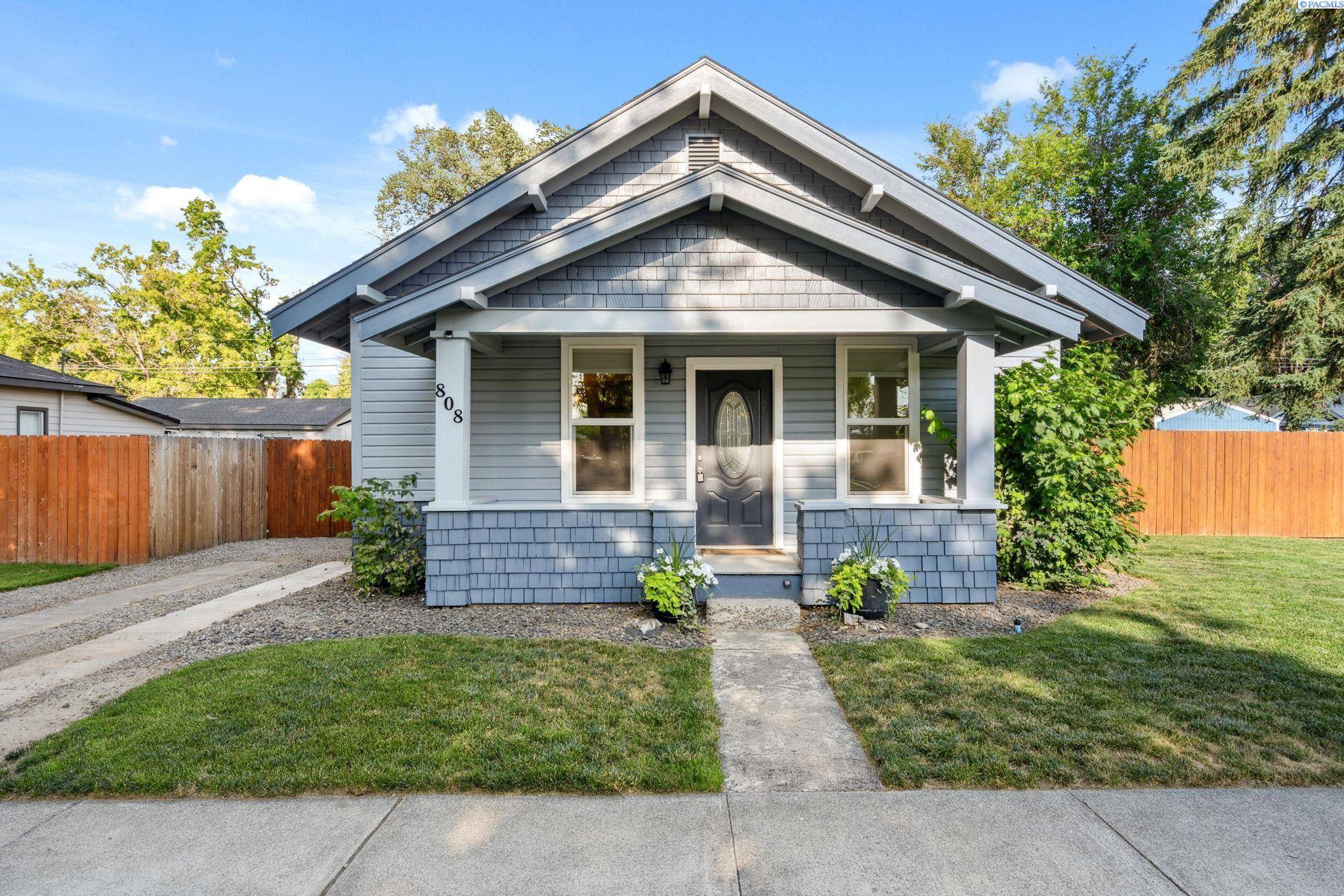 Prosser, WA 99350,808 Court