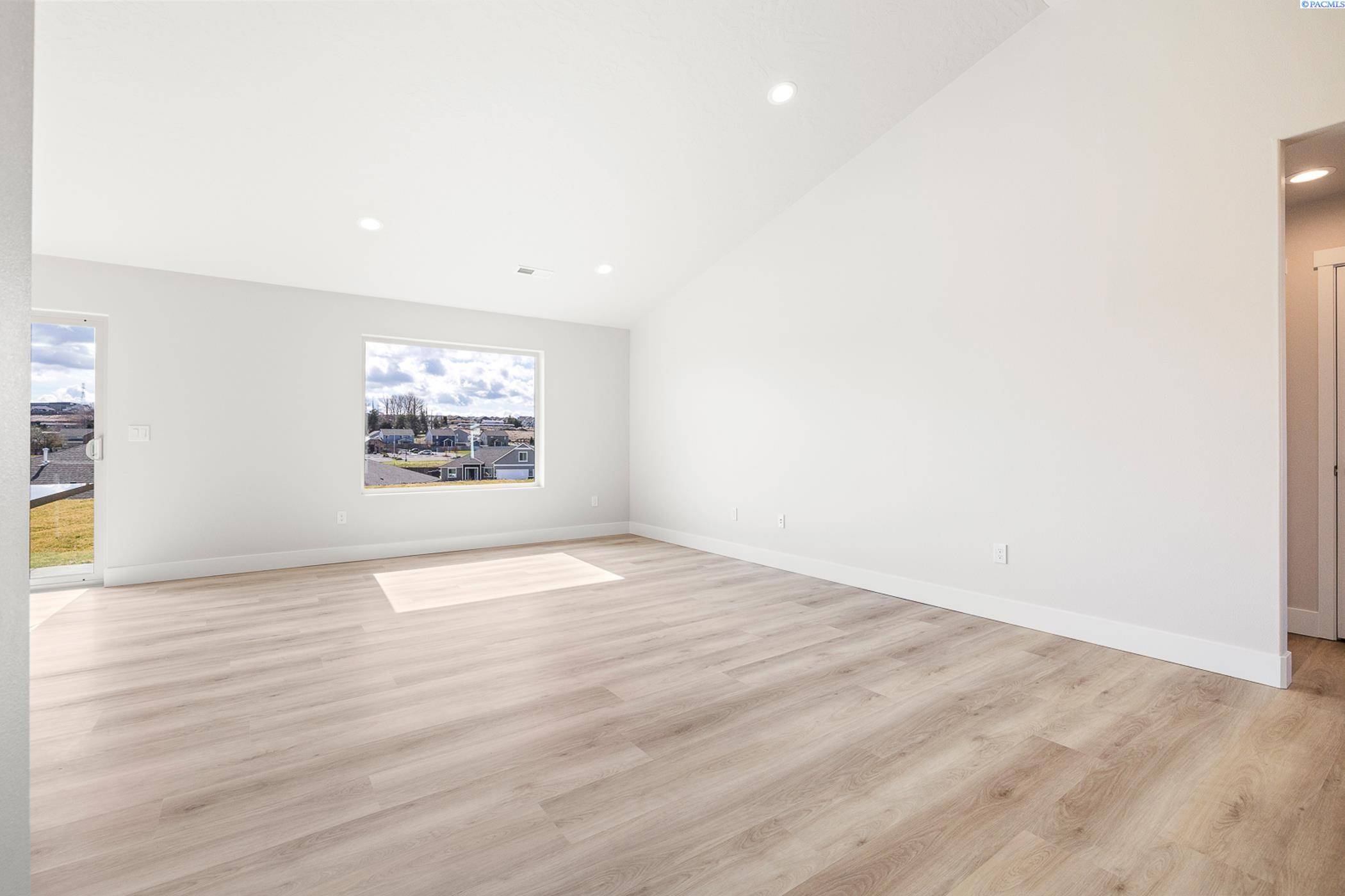 Kennewick, WA 99338,6563 W 30th Pl