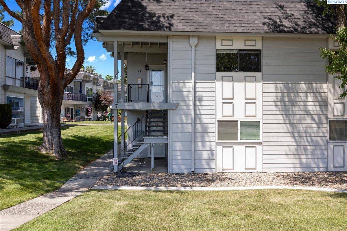 Kennewick, WA 99336,2401 W Canal Drive 7-D