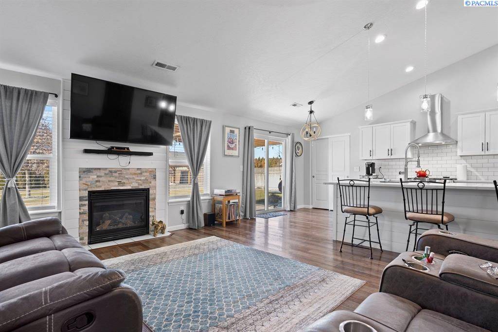 Pasco, WA 99301,6104 Bayview Lane