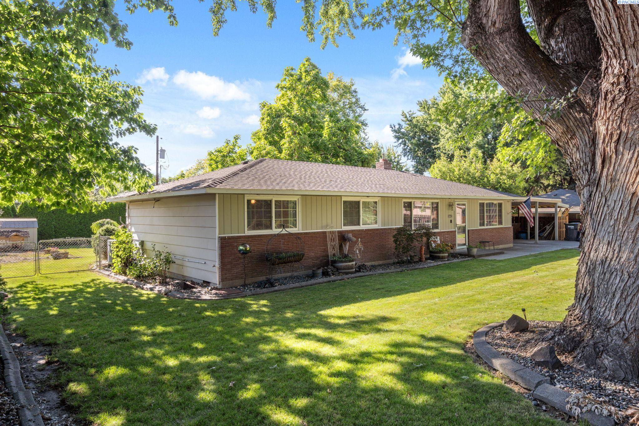 Prosser, WA 99350,1043 Elm