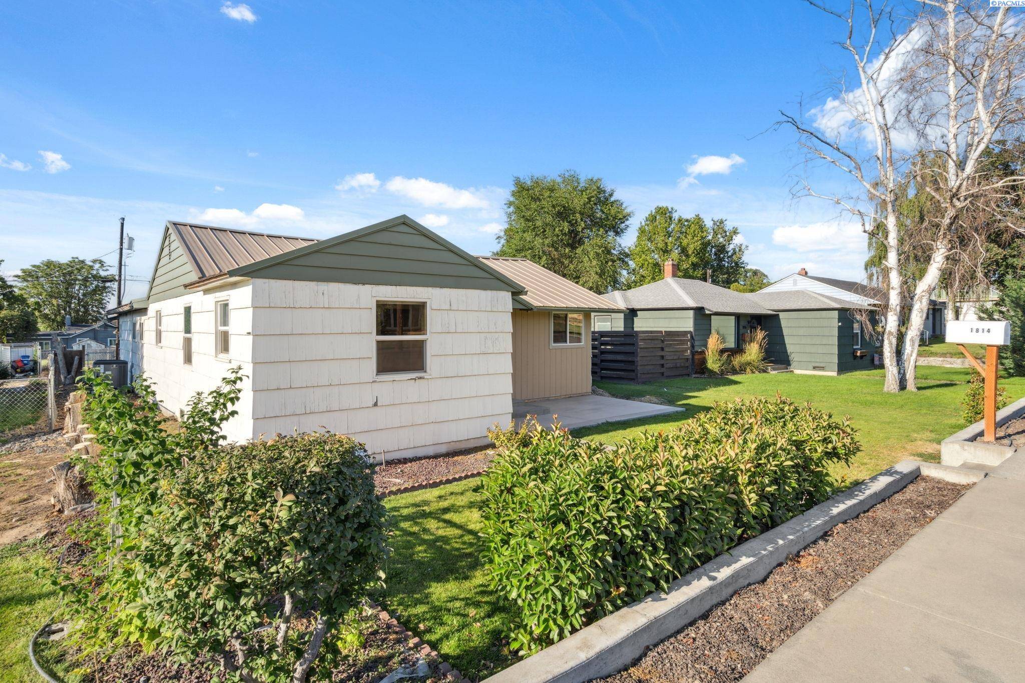 Prosser, WA 99350,1814 Highland Dr