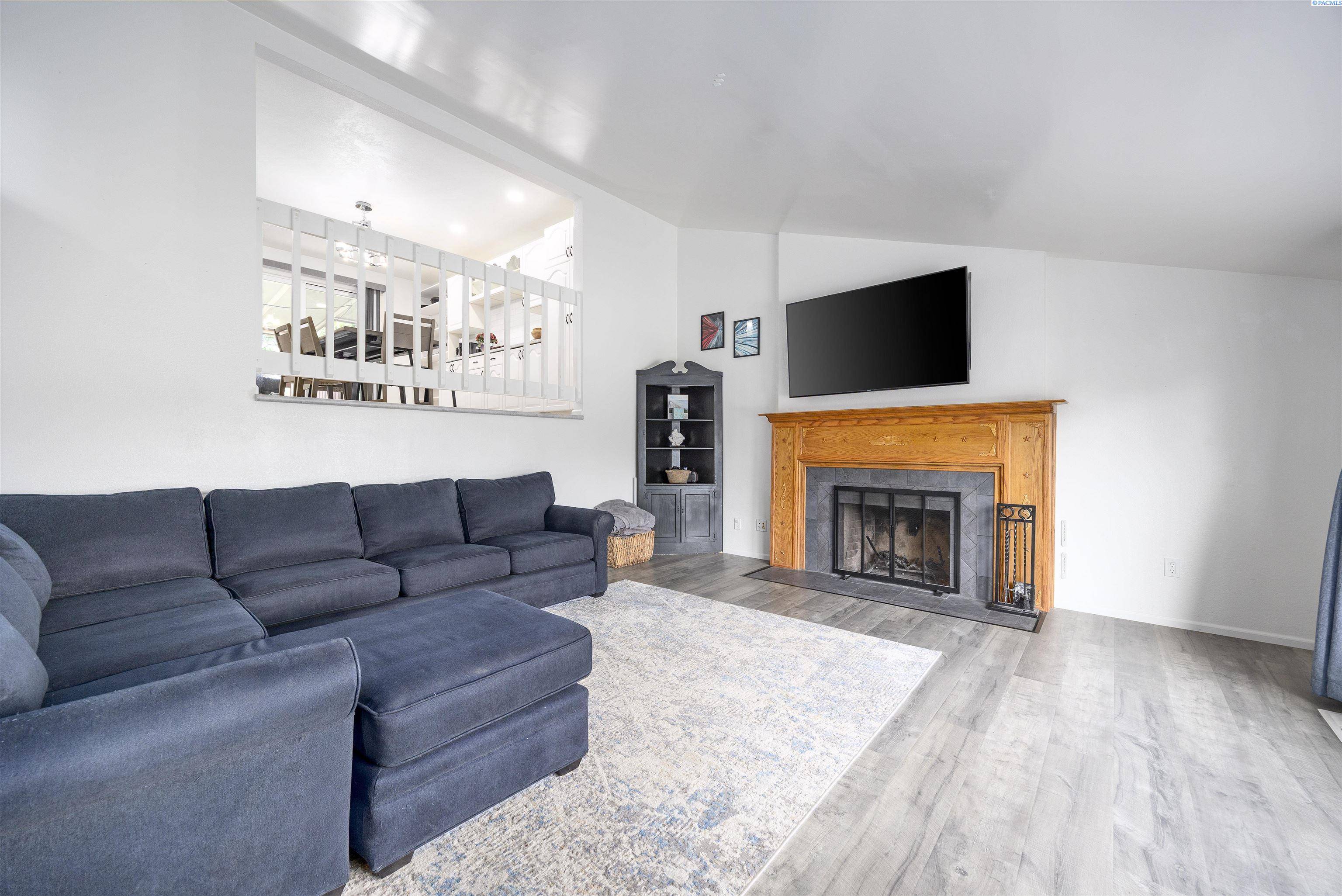 Richland, WA 99352,131 Canyon Court