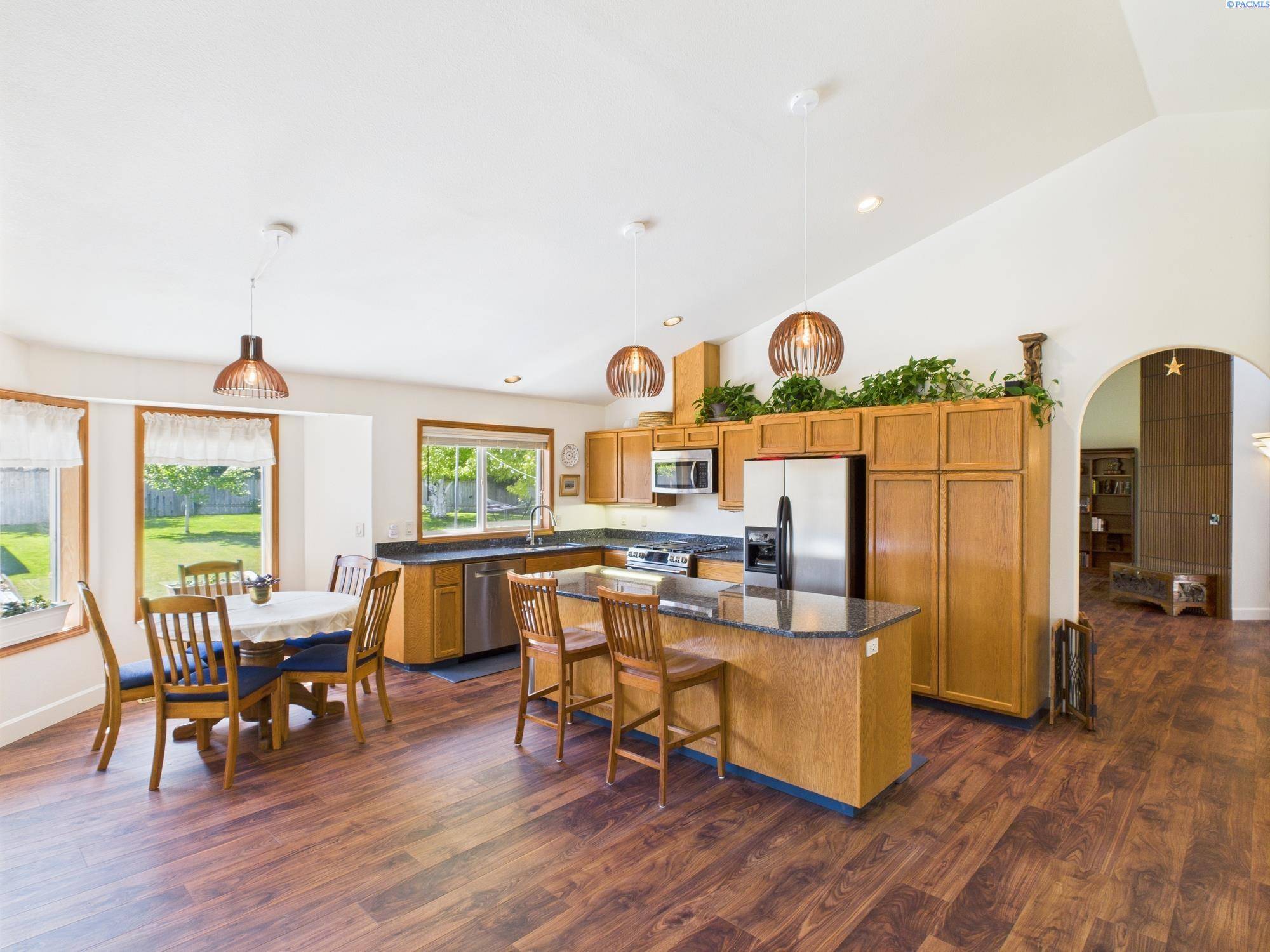 Kennewick, WA 99336,9005 W John Day Ave