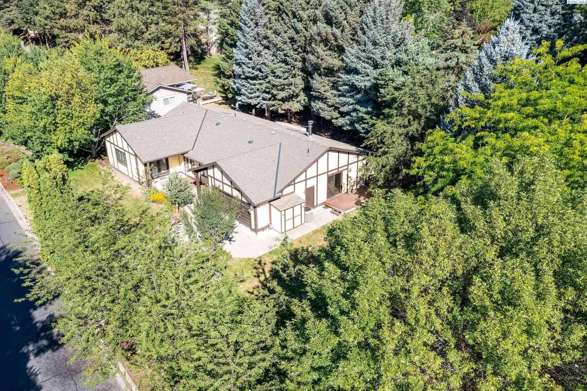 Pullman, WA 99163,1007 SE Glen Echo Rd