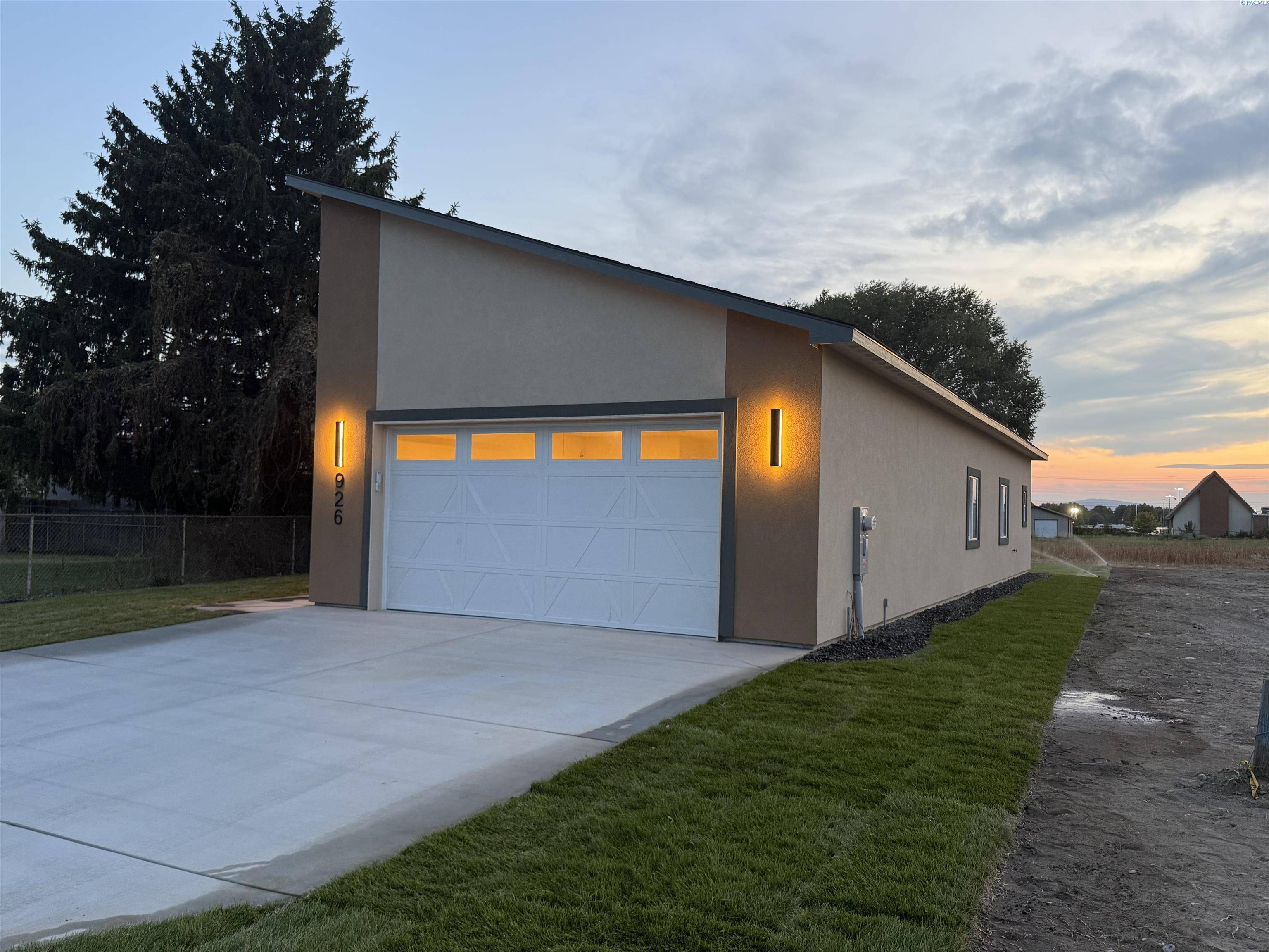 Pasco, WA 99301,926 N 26th Ave