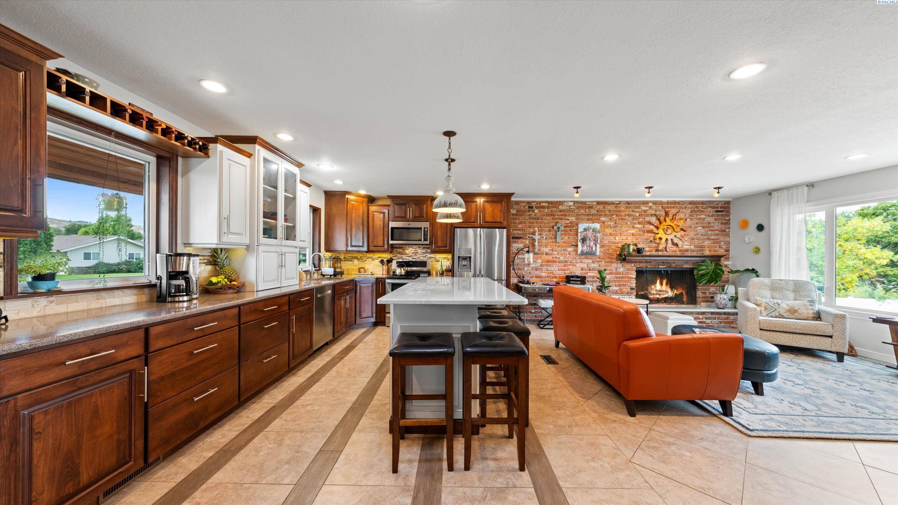 Kennewick, WA 99336,5404 W 8th Ave