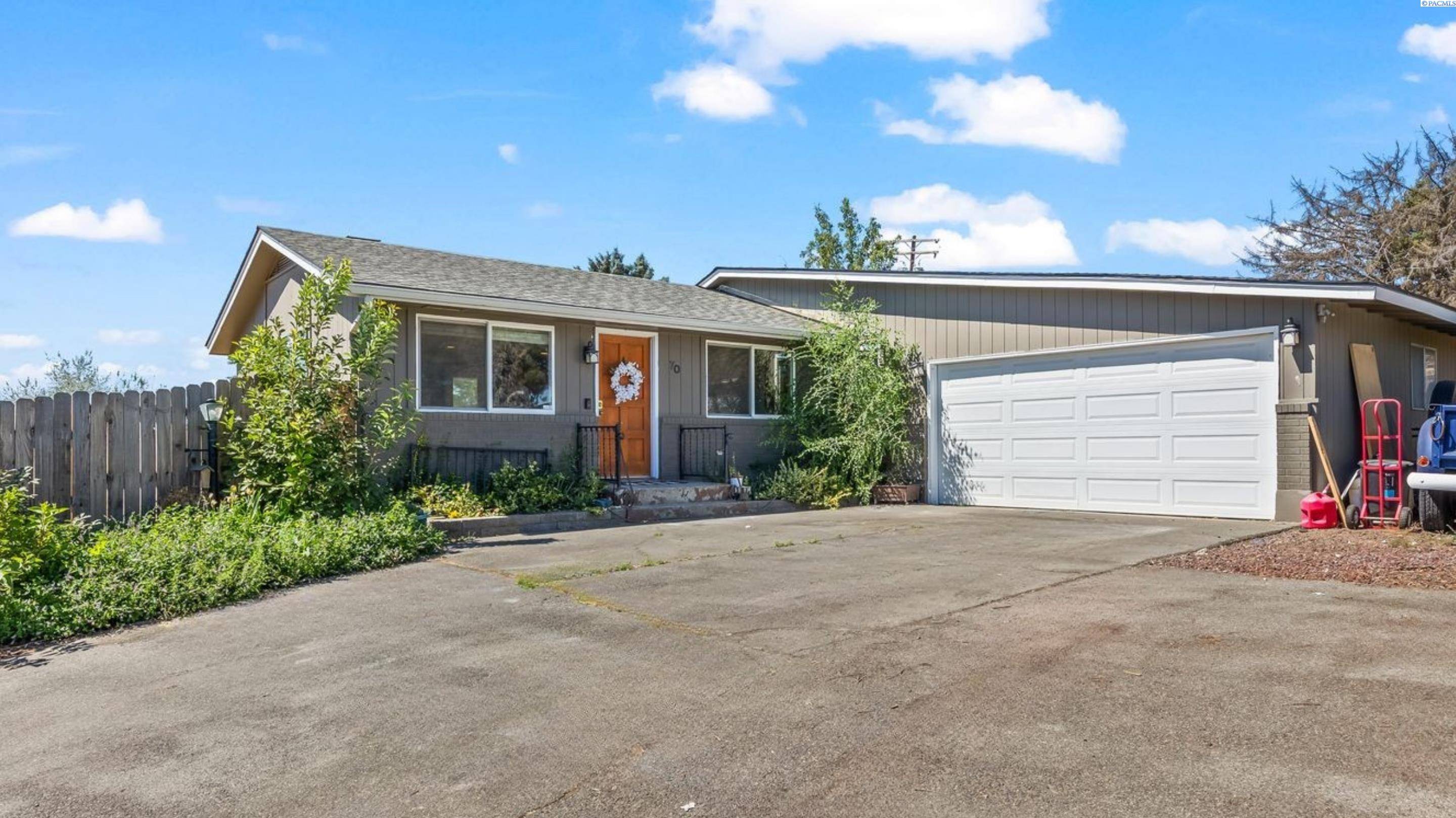 Selah, WA 98942-2720,70 Herlou Drive