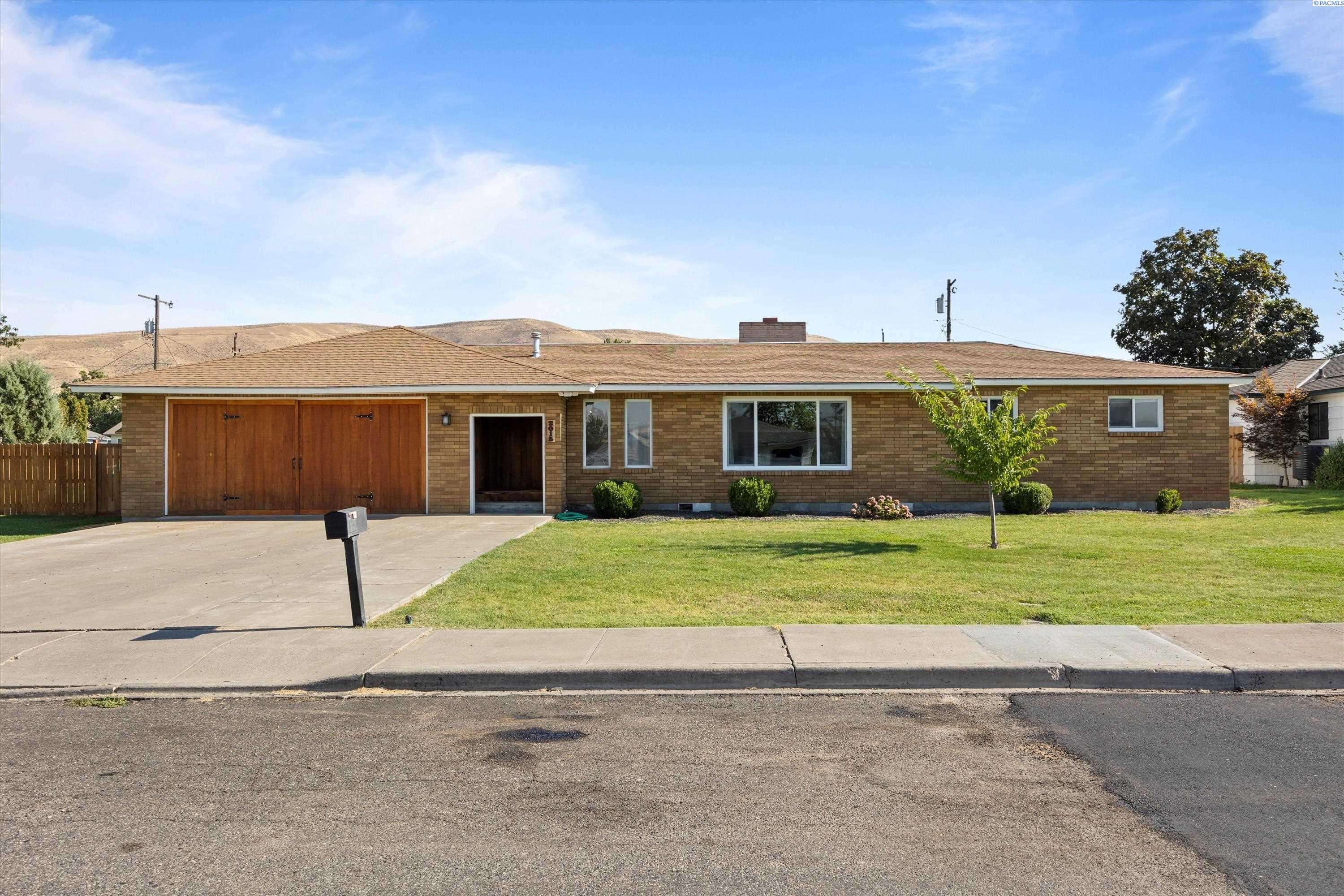 Prosser, WA 99350,2015 Benson Avenue