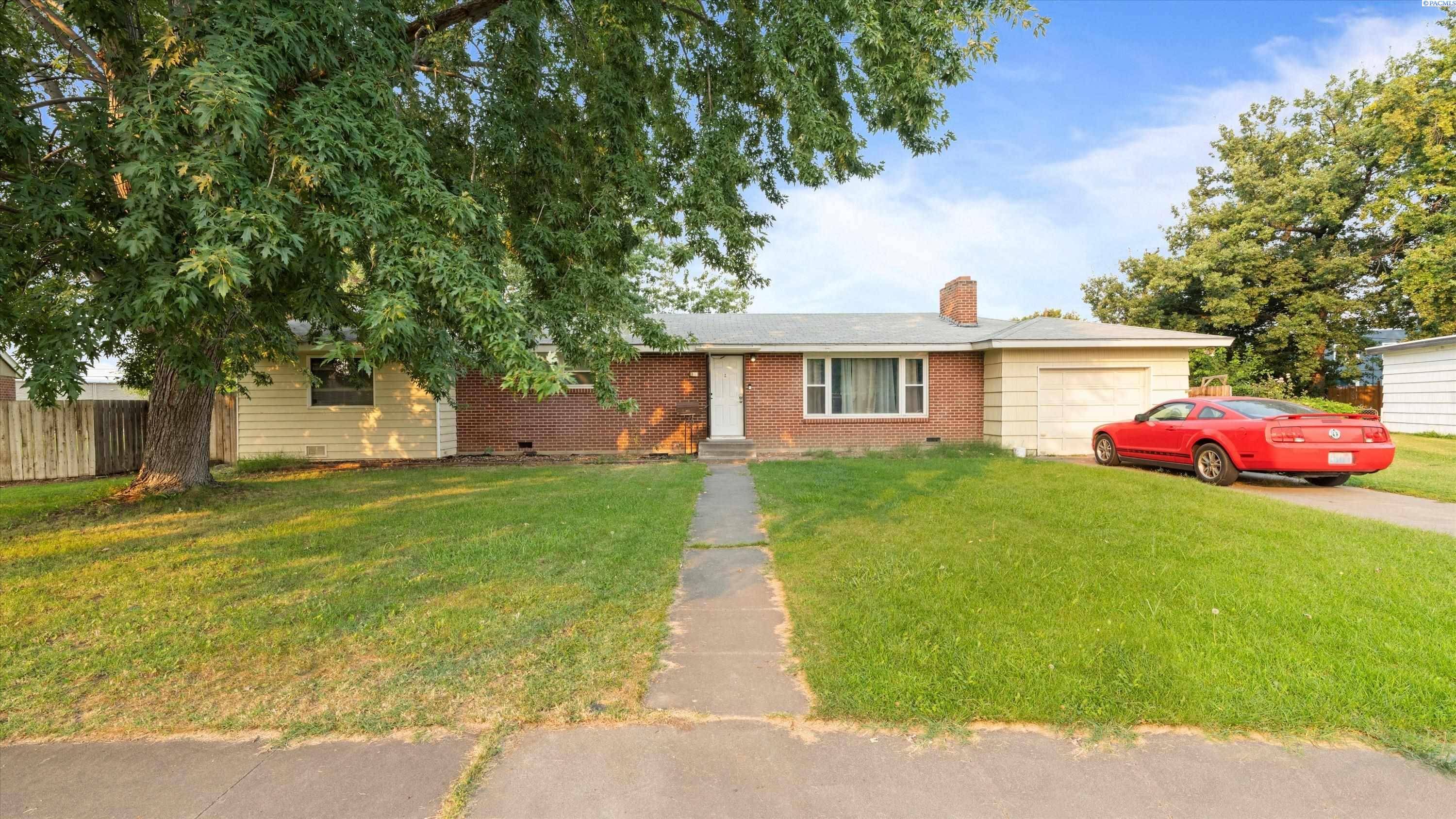 Kennewick, WA 99336,103 N Buntin