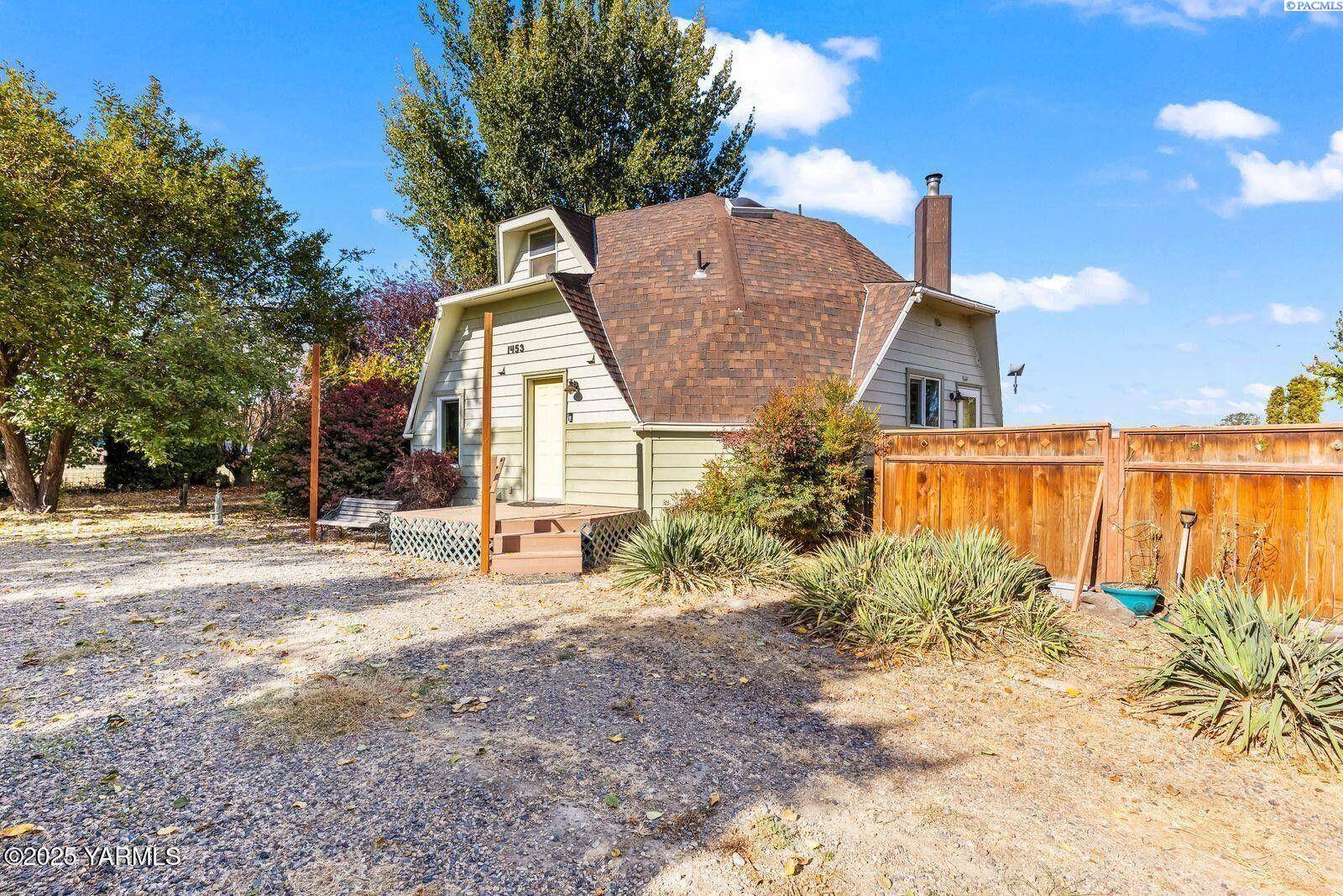 Sunnyside, WA 98944,1453 Maple Grove Rd