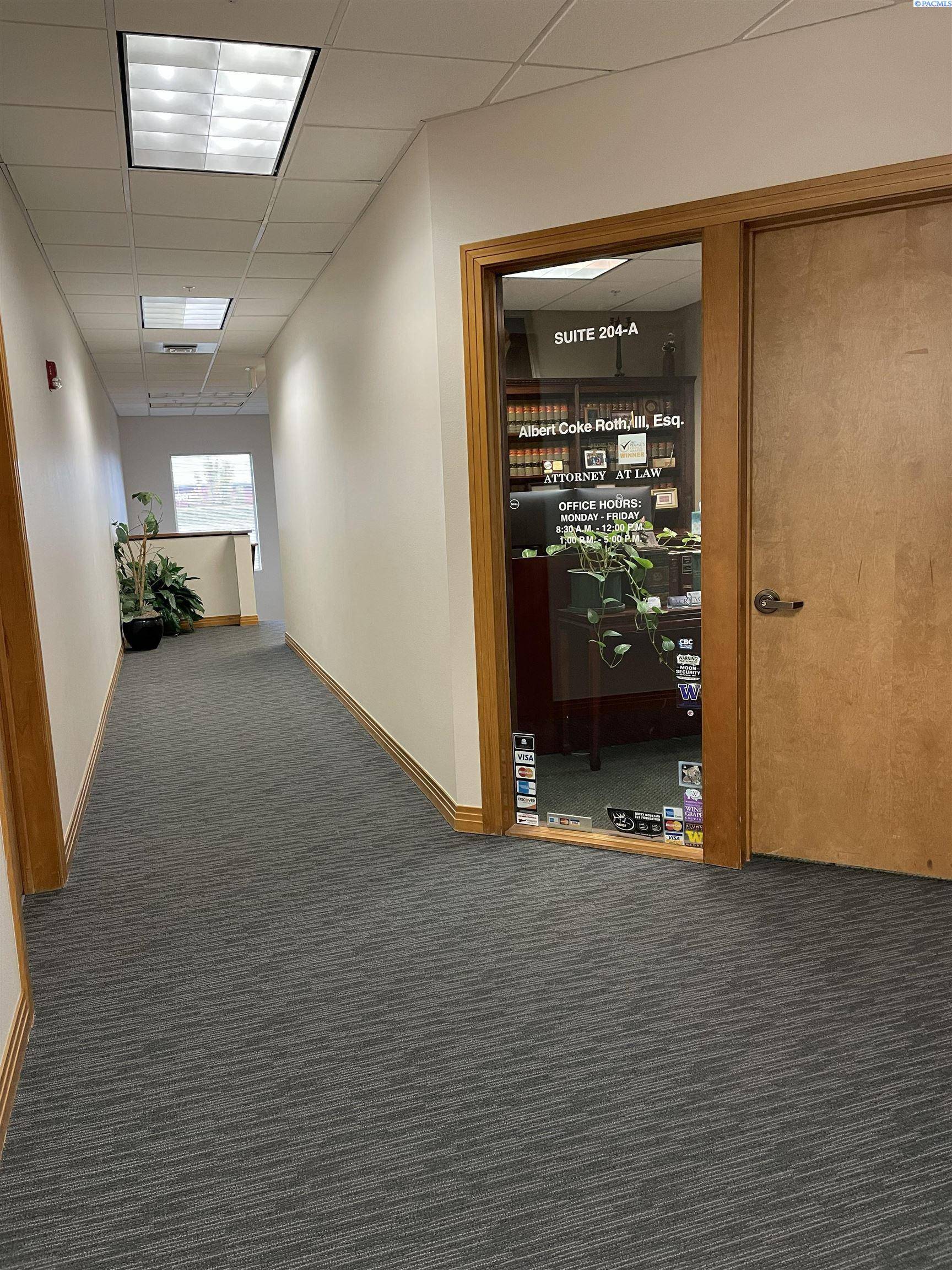 Kennewick, WA 99336,8836 W Gage Blvd