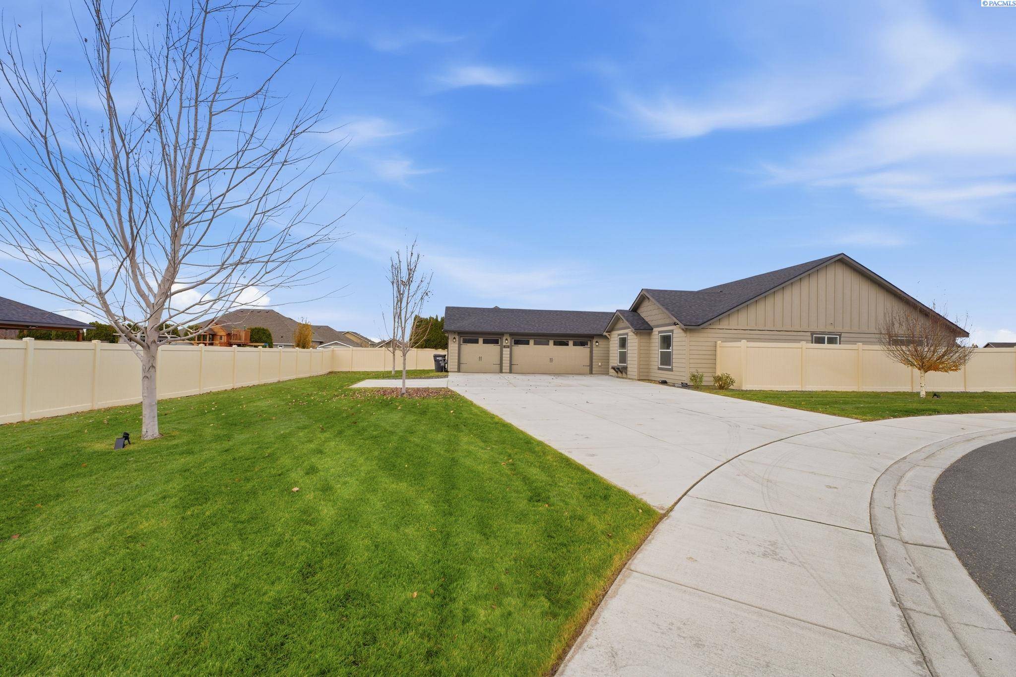 West Richland, WA 99353,3910 Curtis Drive