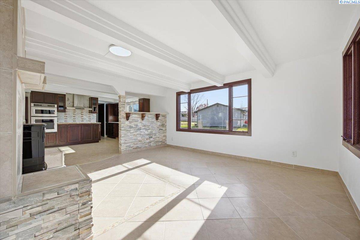 Richland, WA 99352,106 Casey Avenue