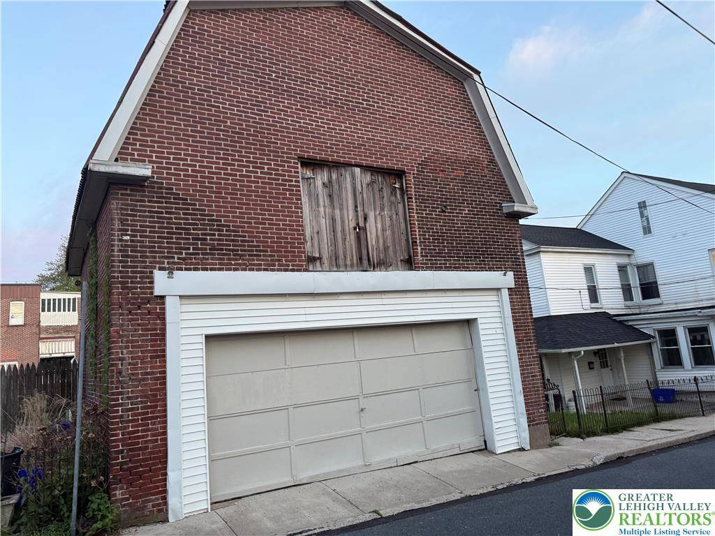 Catasauqua Borough, PA 18032,141143 2nd ST