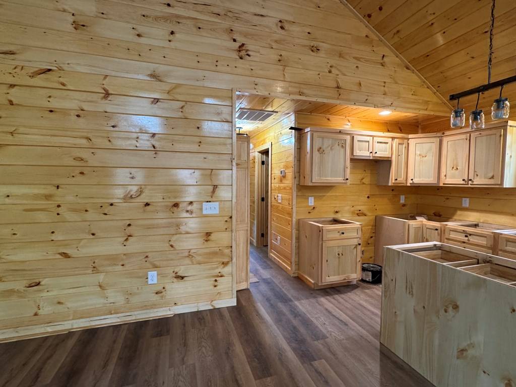 Murphy, NC 28906,49 Noelles Pass