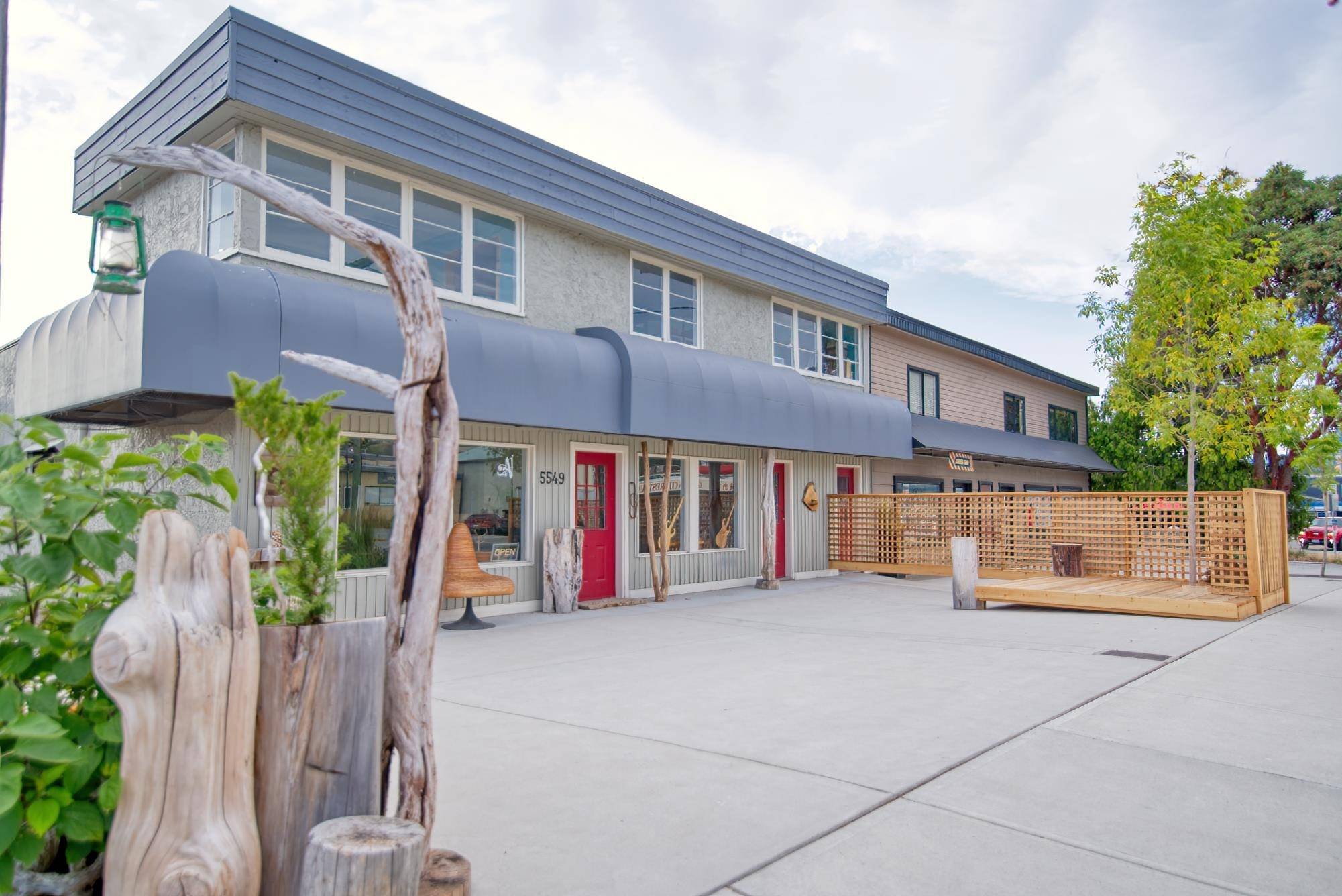 Sechelt, BC V0N 3A0,5549 Wharf AVE