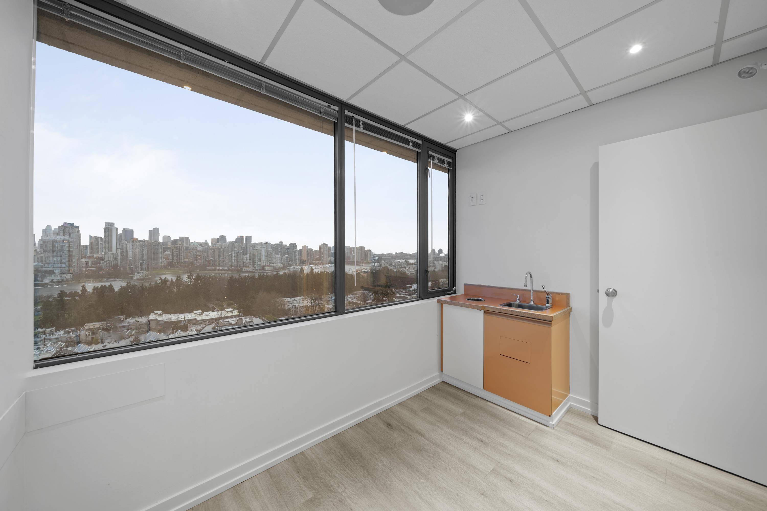 Vancouver, BC V5Z 4E1,943 W Broadway #730