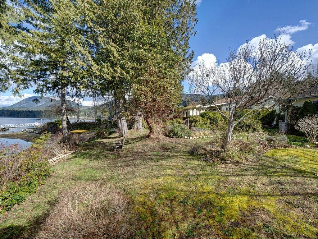 Sechelt, BC V7Z 0G1,6003 Sechelt Inlet RD