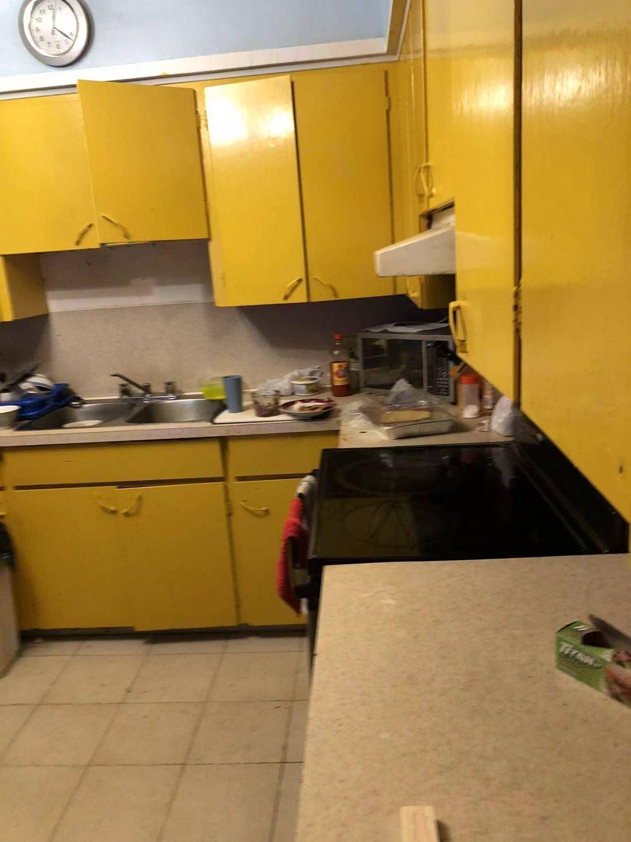 Vancouver, BC V5P 3W9,5868 Victoria DR