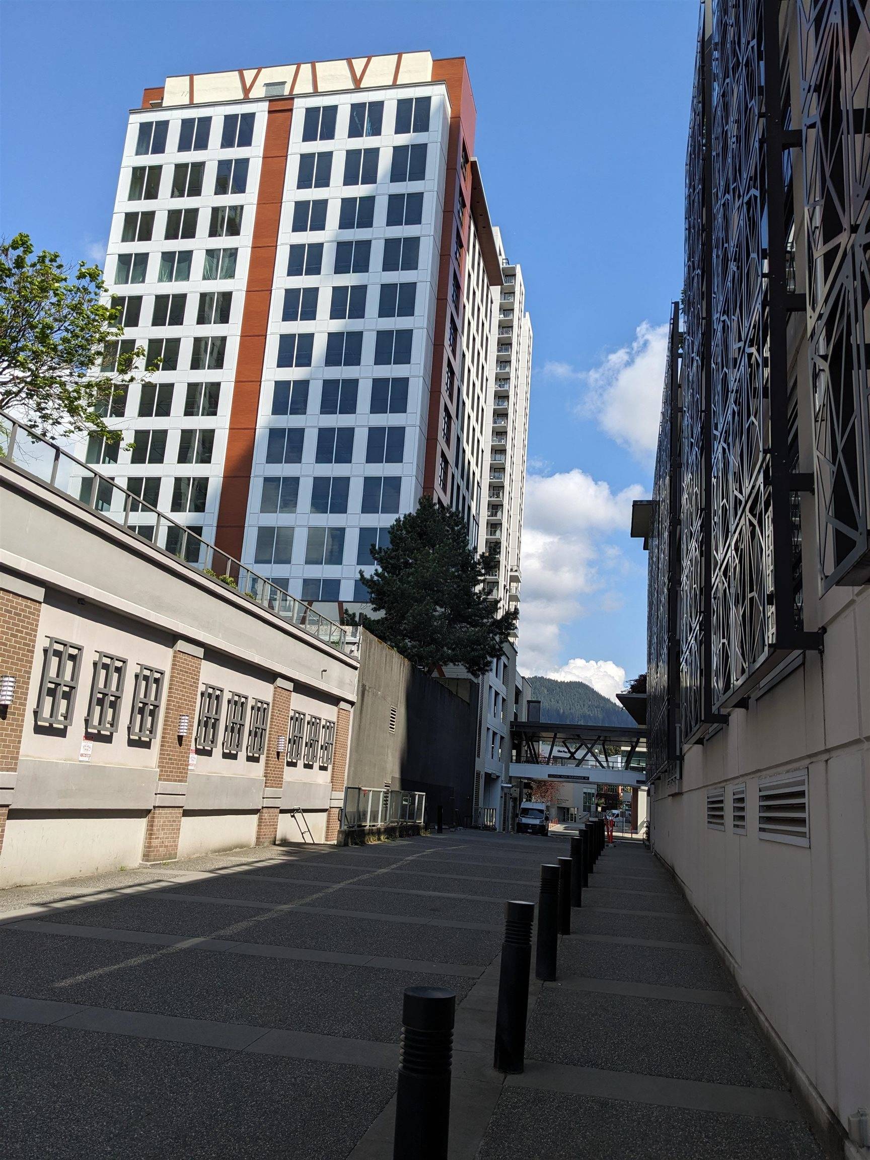 Coquitlam, BC V3B 0A3,2992 Glen DR #700