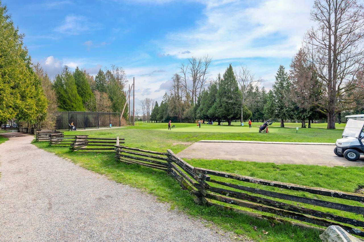 Vancouver, BC V5Y 2Z7,125 W 49th AVE #CRU-1