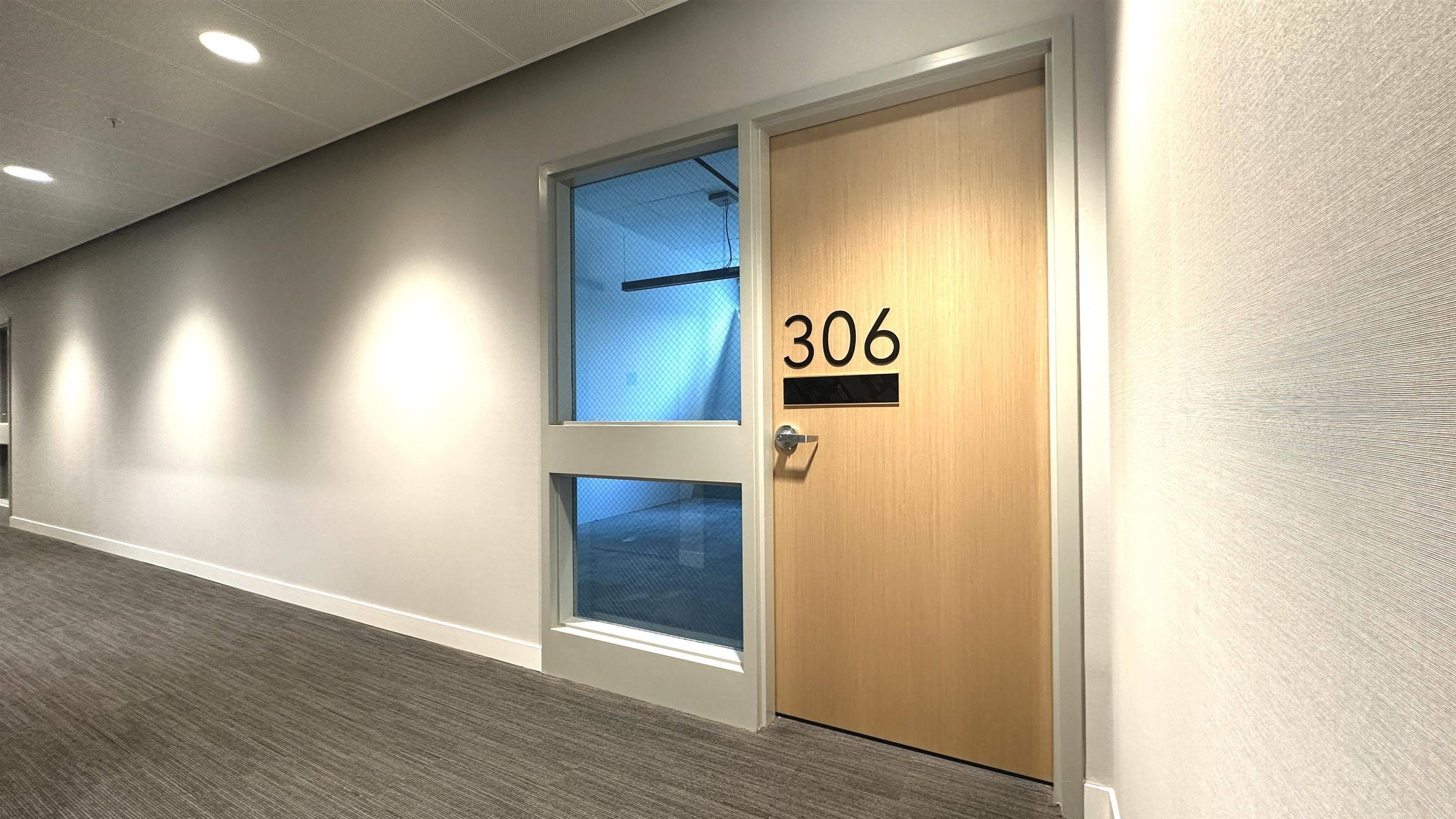 Vancouver, BC V6Z 1W2,1281 Hornby ST #306