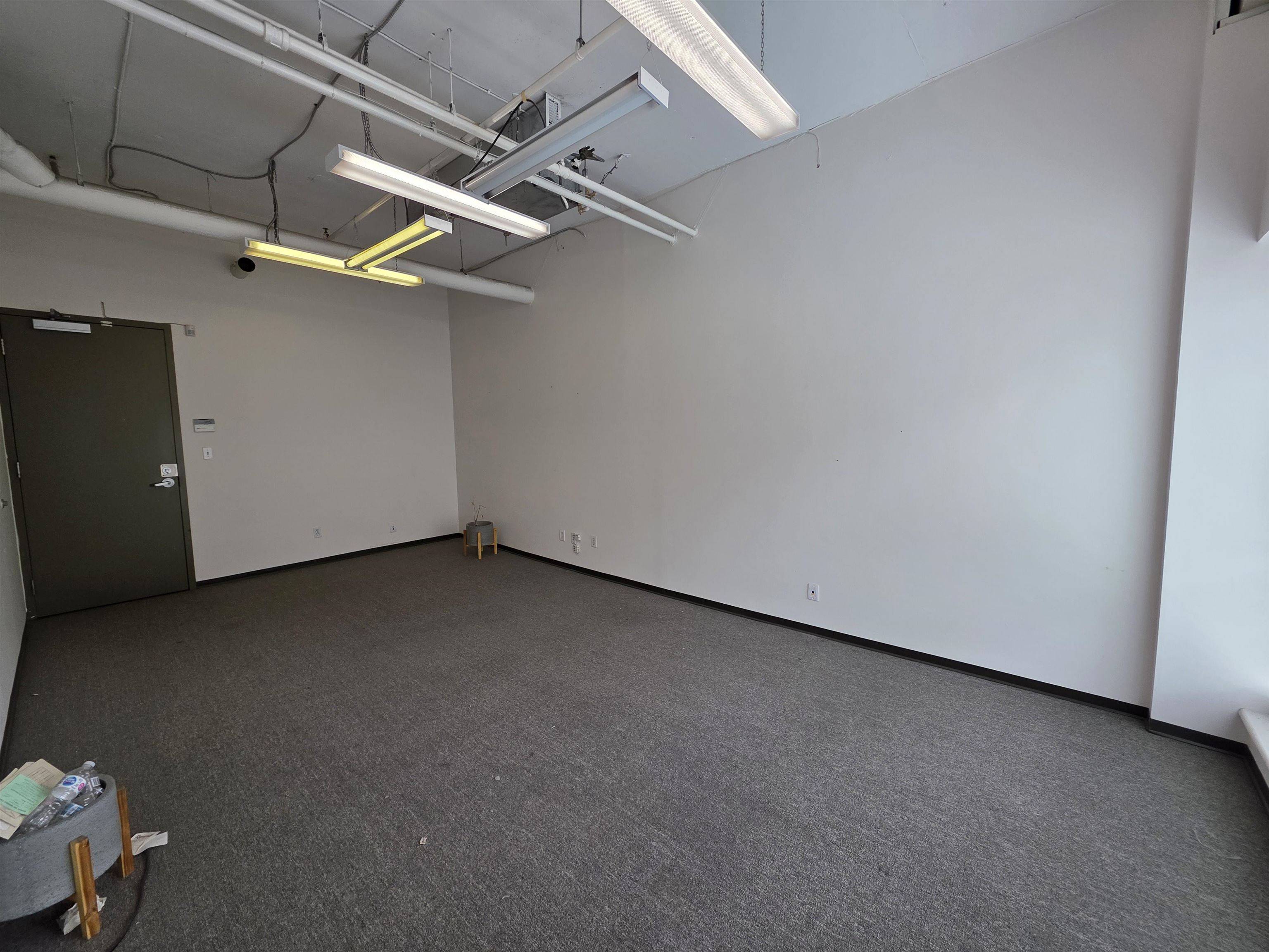 Vancouver, BC V6B 6H5,515 W Pender ST #310