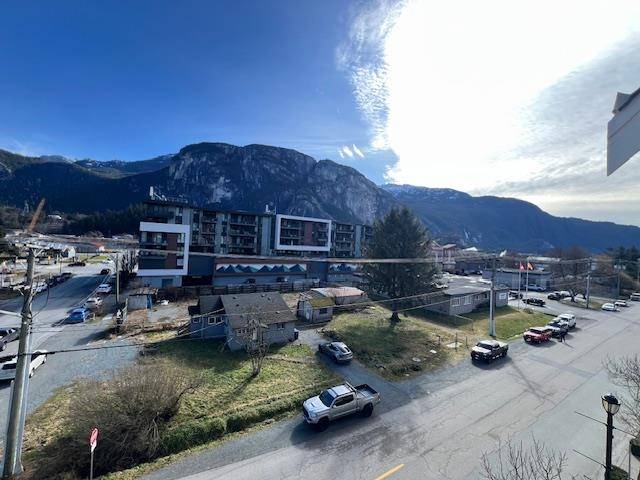 Squamish, BC V8B 0A9,1358 1366 Main ST