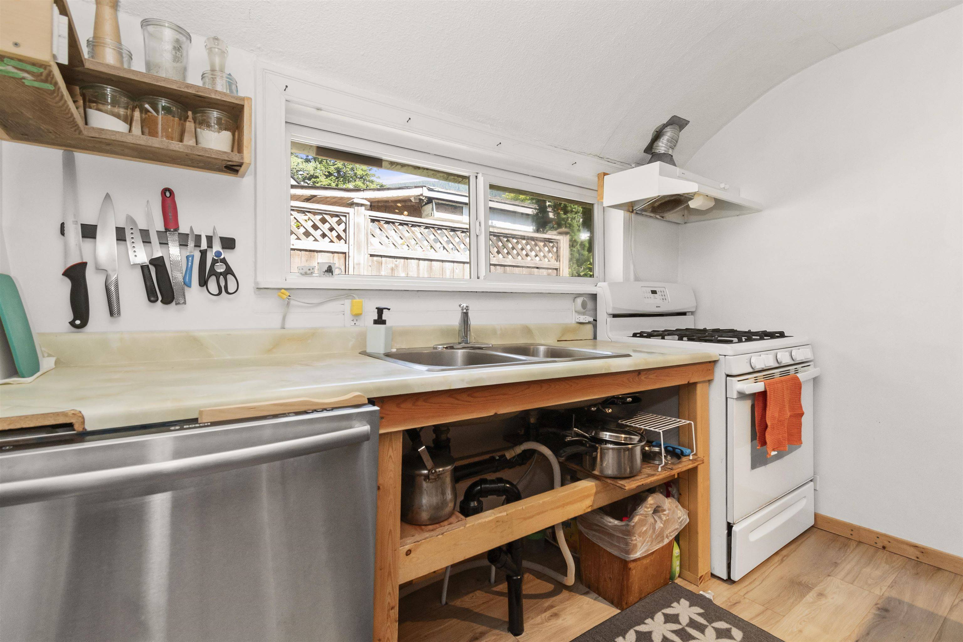 Yarrow, BC V2R 5E3,42259 Yarrow Central RD