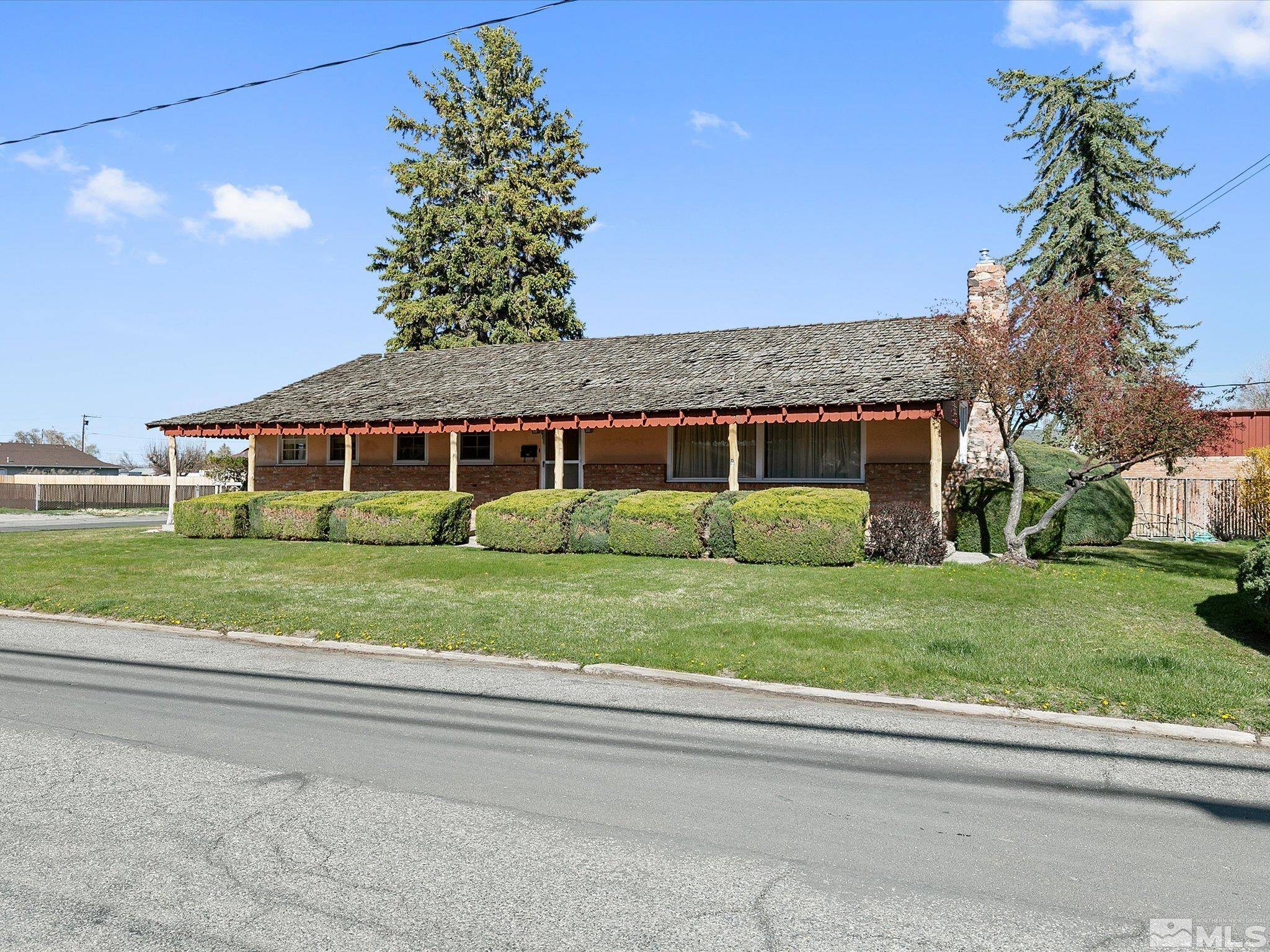 Yerington, NV 89447,504 S Center