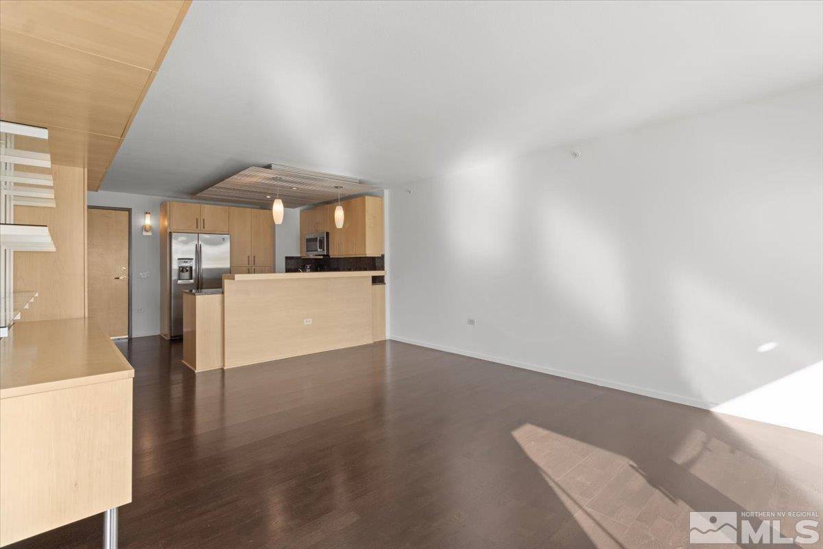 Reno, NV 89501,255 N Sierra #807