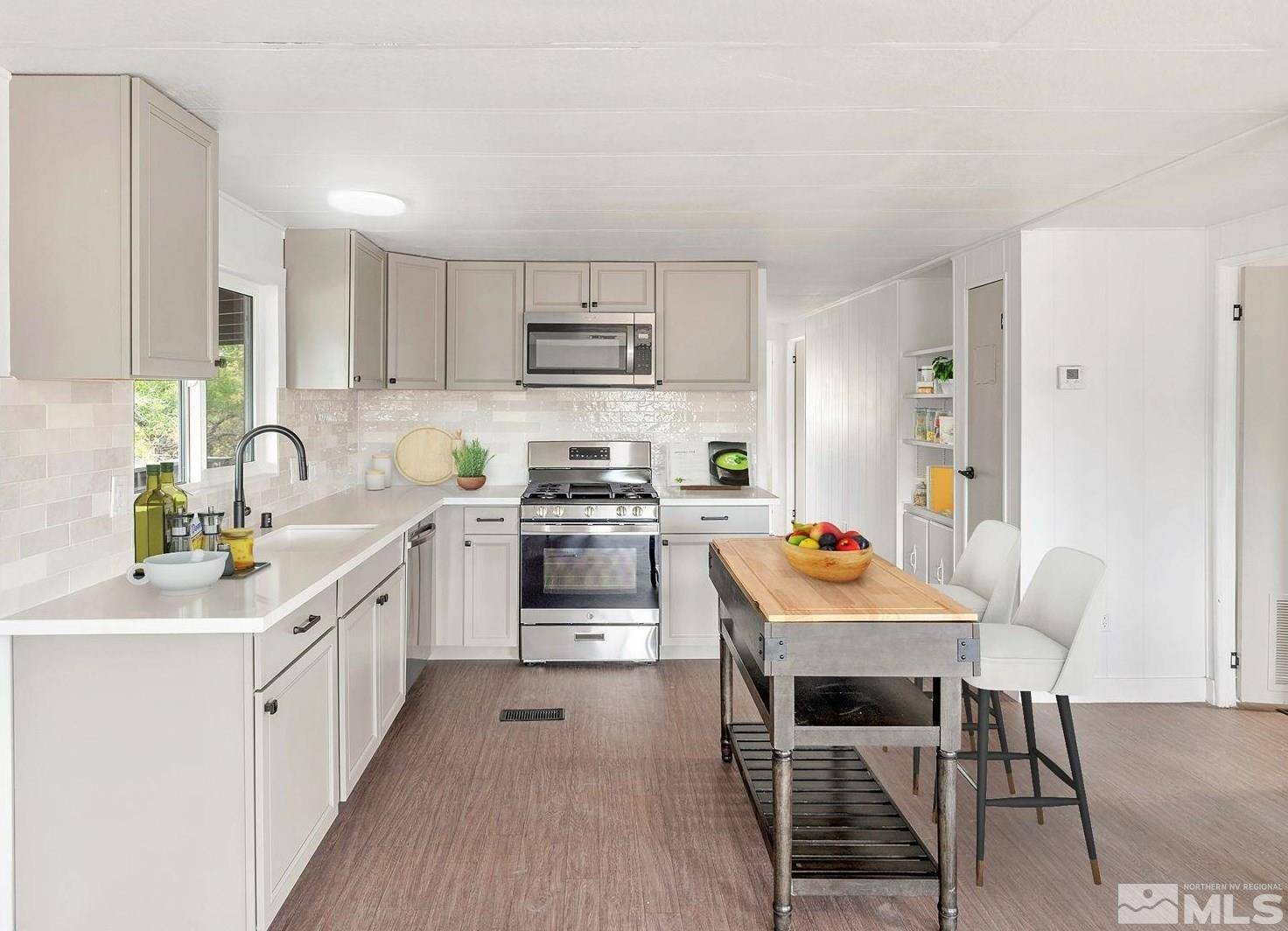 Stagecoach, NV 89429,5310 Desert LN